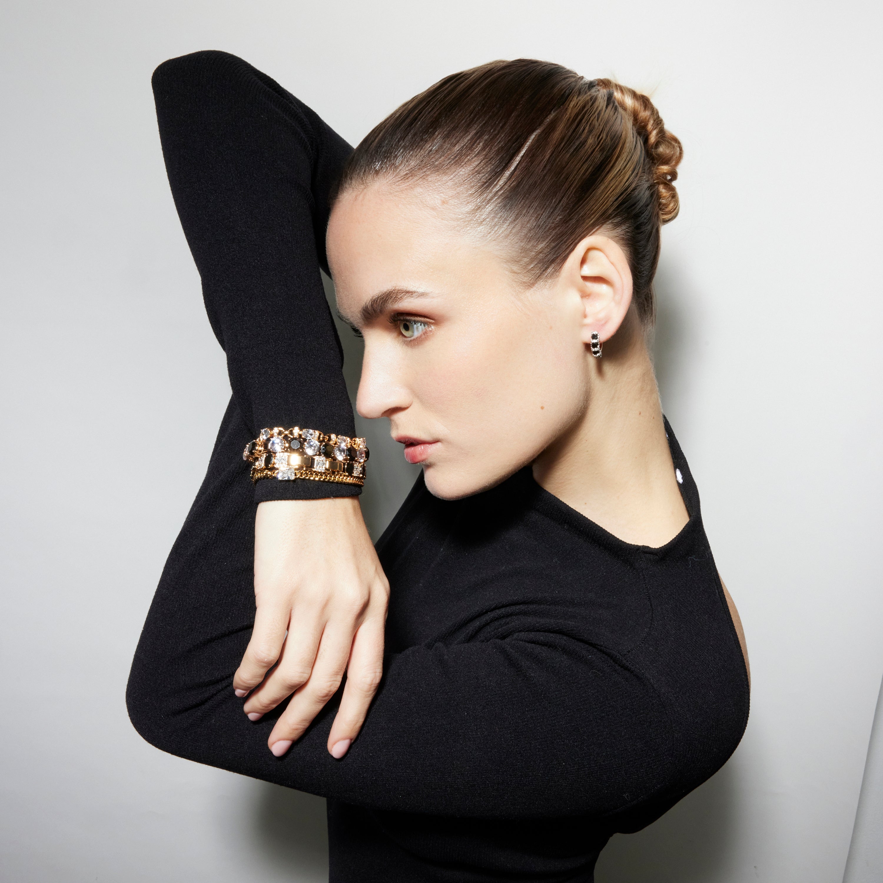 Bracelet with Onyx Zirconia, 18k gold finish - Siju