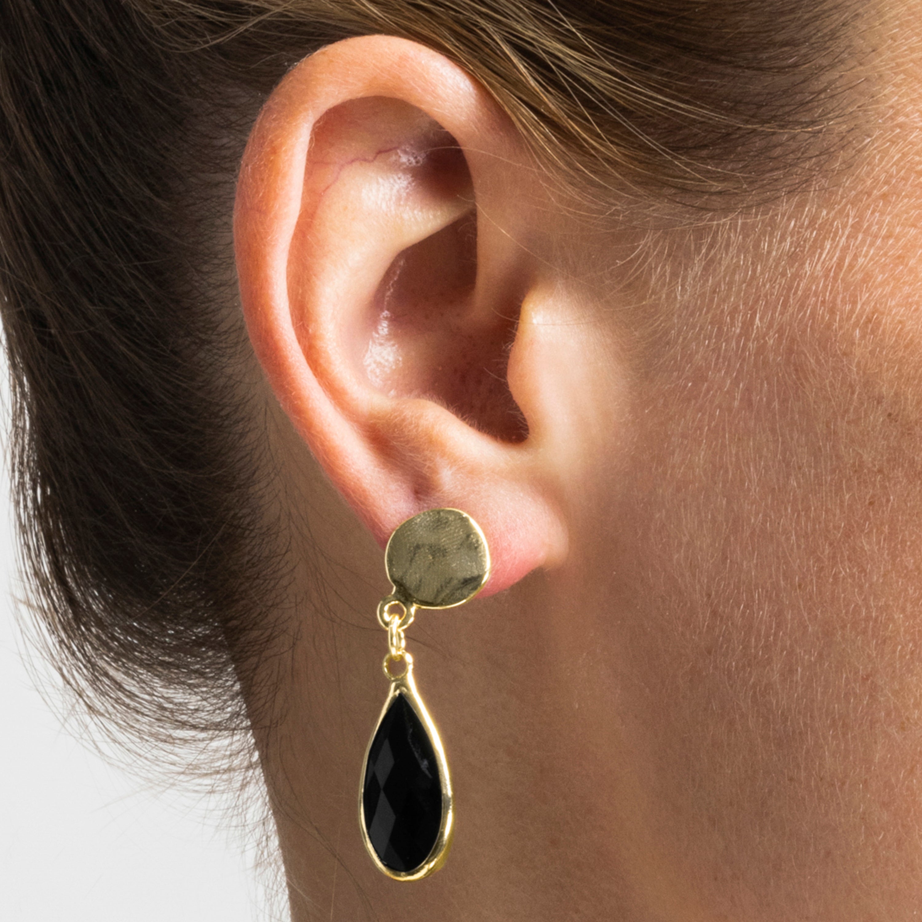 Pendientes con Resina Negra acabado oro 18k - Nyste