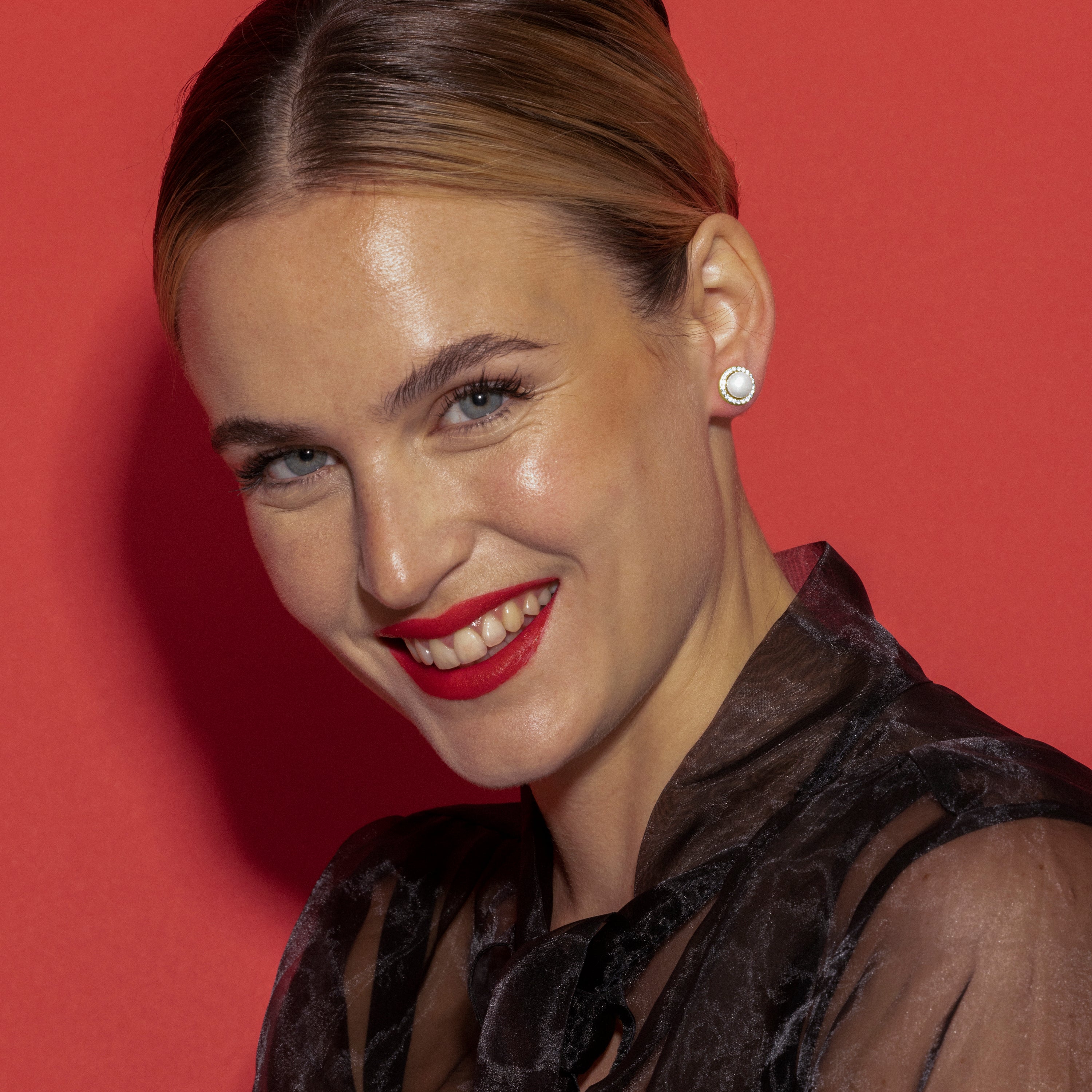 Boucles d'oreilles avec Perle Blanche finition or 18k - Basnik