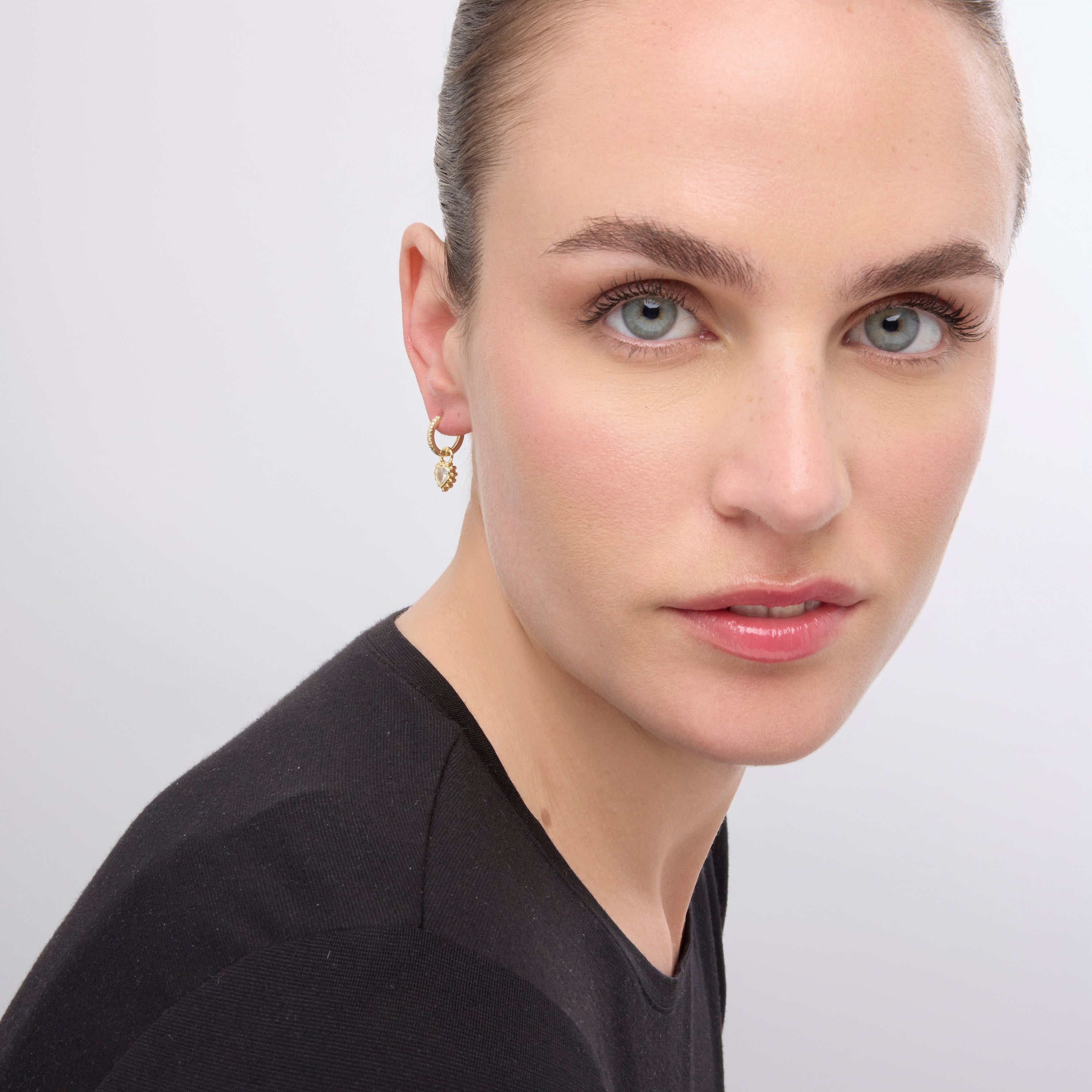 Boucles d'oreilles finition or jaune 18k et Zircone brillante - Lyhan