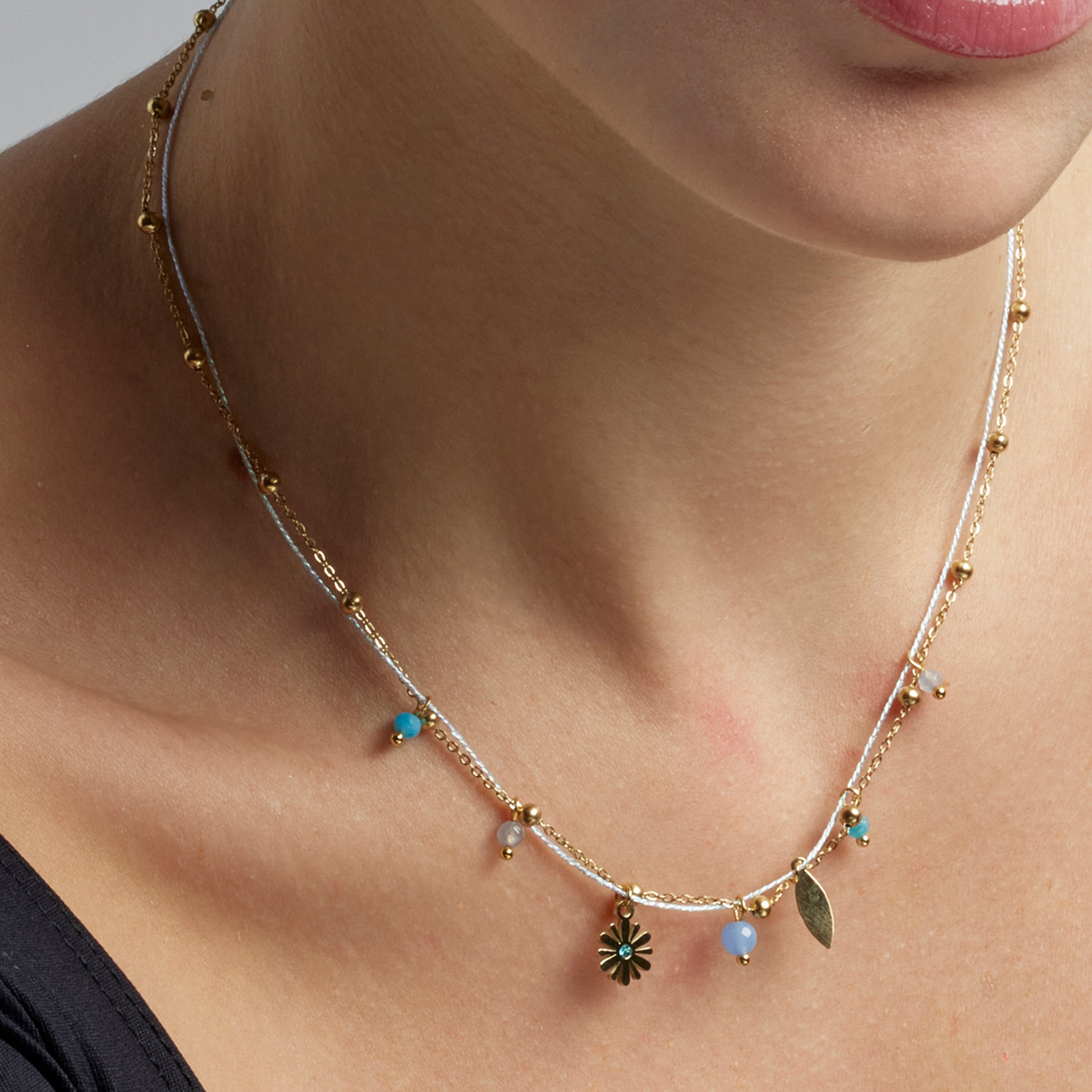 Collier avec Cristal Bleu finition or 18k - Thase