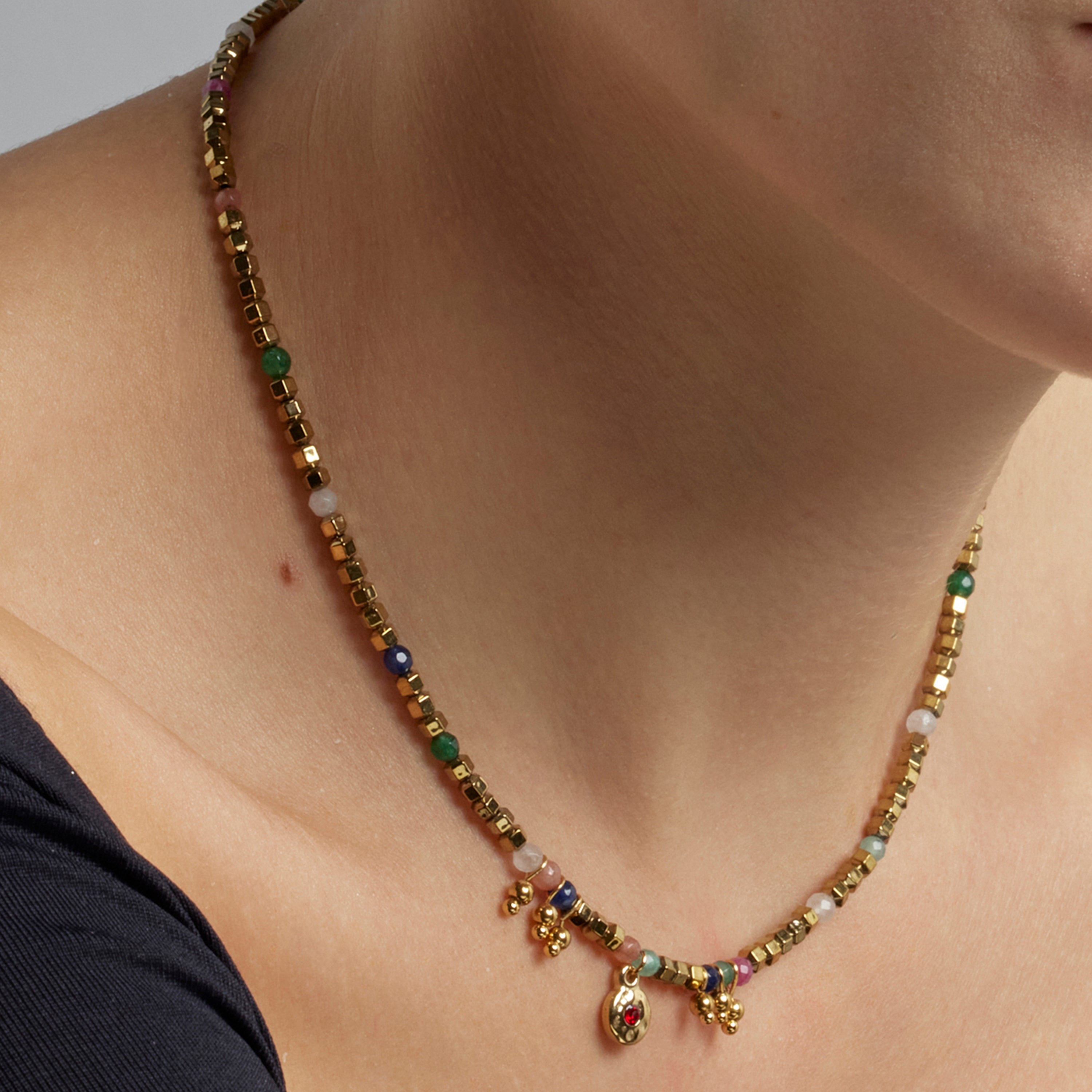 Halskette mit mehrfarbigem Kristall, 18k Gold-Finish - Damya