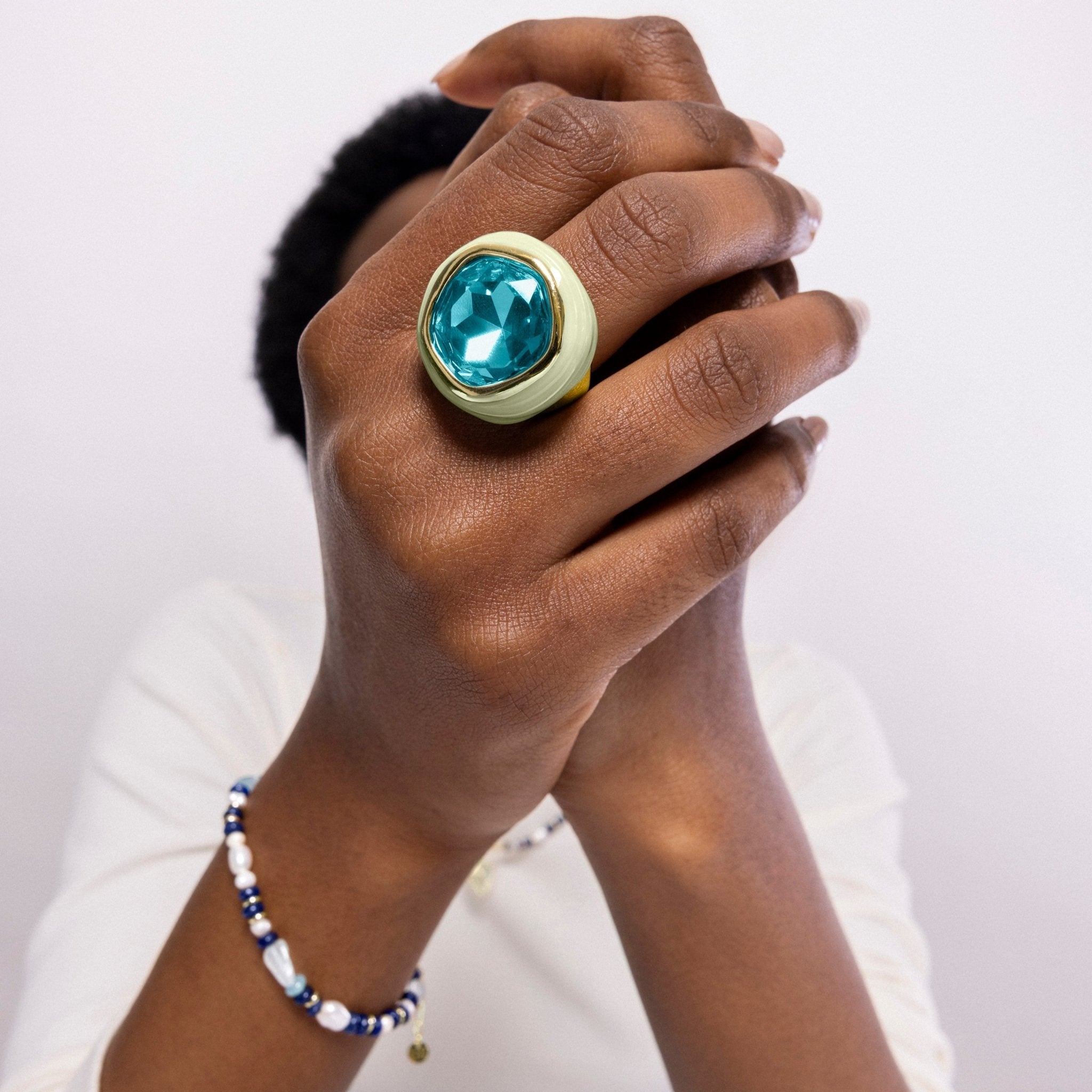 Anillo acabado en oro amarillo 18k - LUX BY LUX