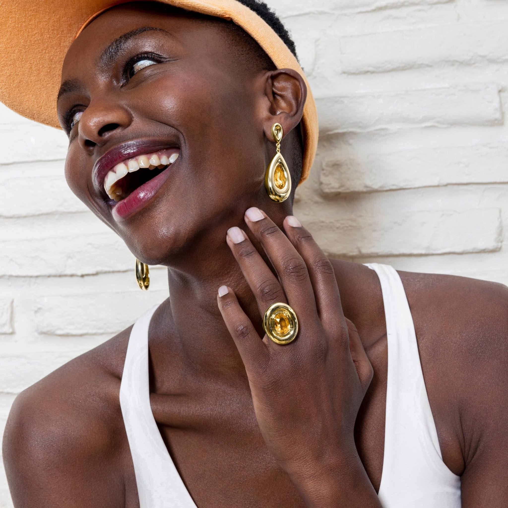 Bague finition en or jaune 18k