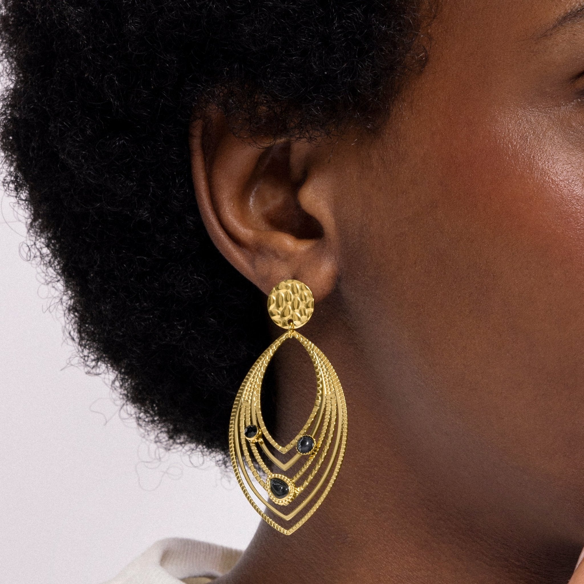 Pendientes acabados en oro amarillo 18k - LUX BY LUX