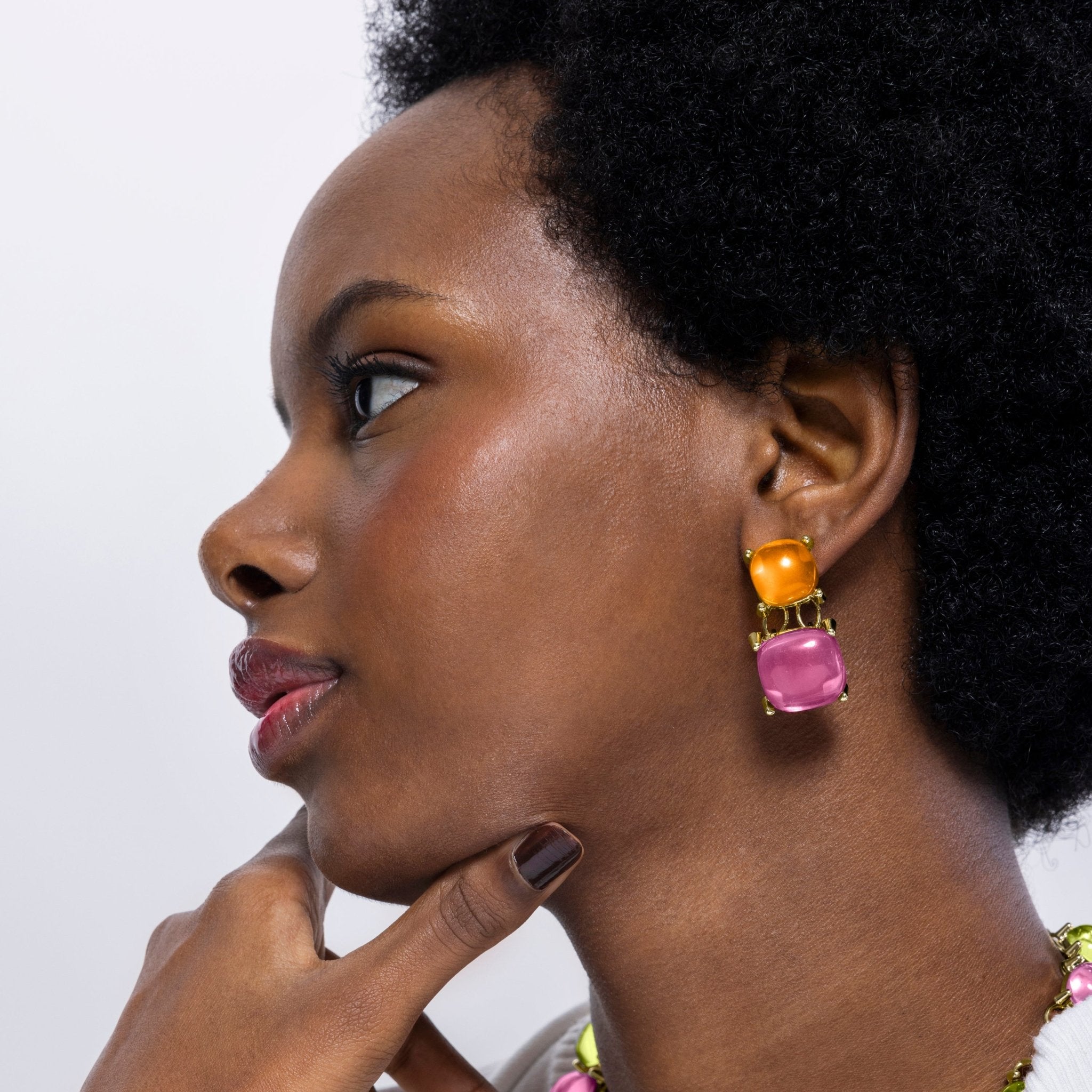 Earrings finished in 18k yellow gold