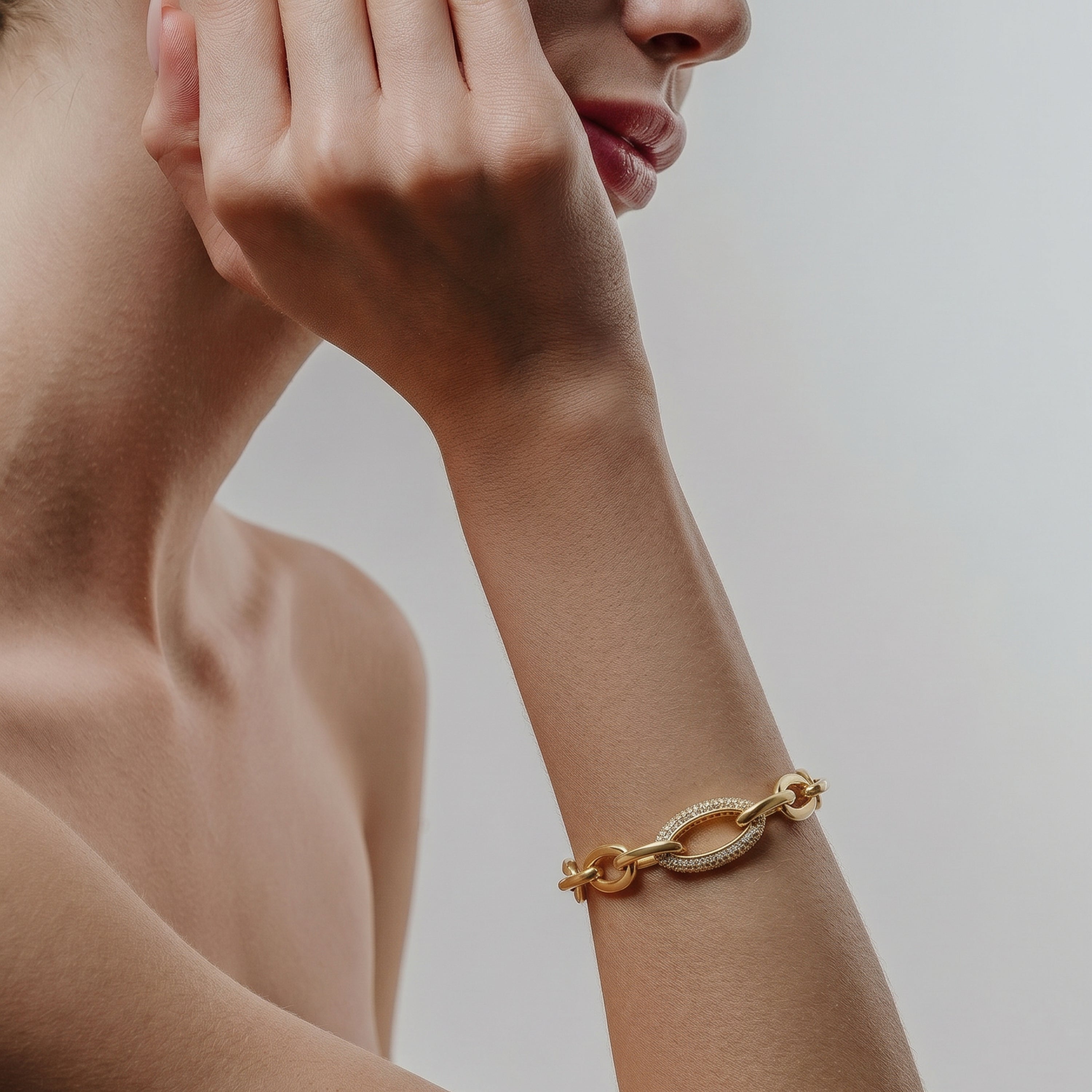 Pulsera de Aleación de Metal y Circonita Brillante acabado en oro amarillo de 18k - Dave
