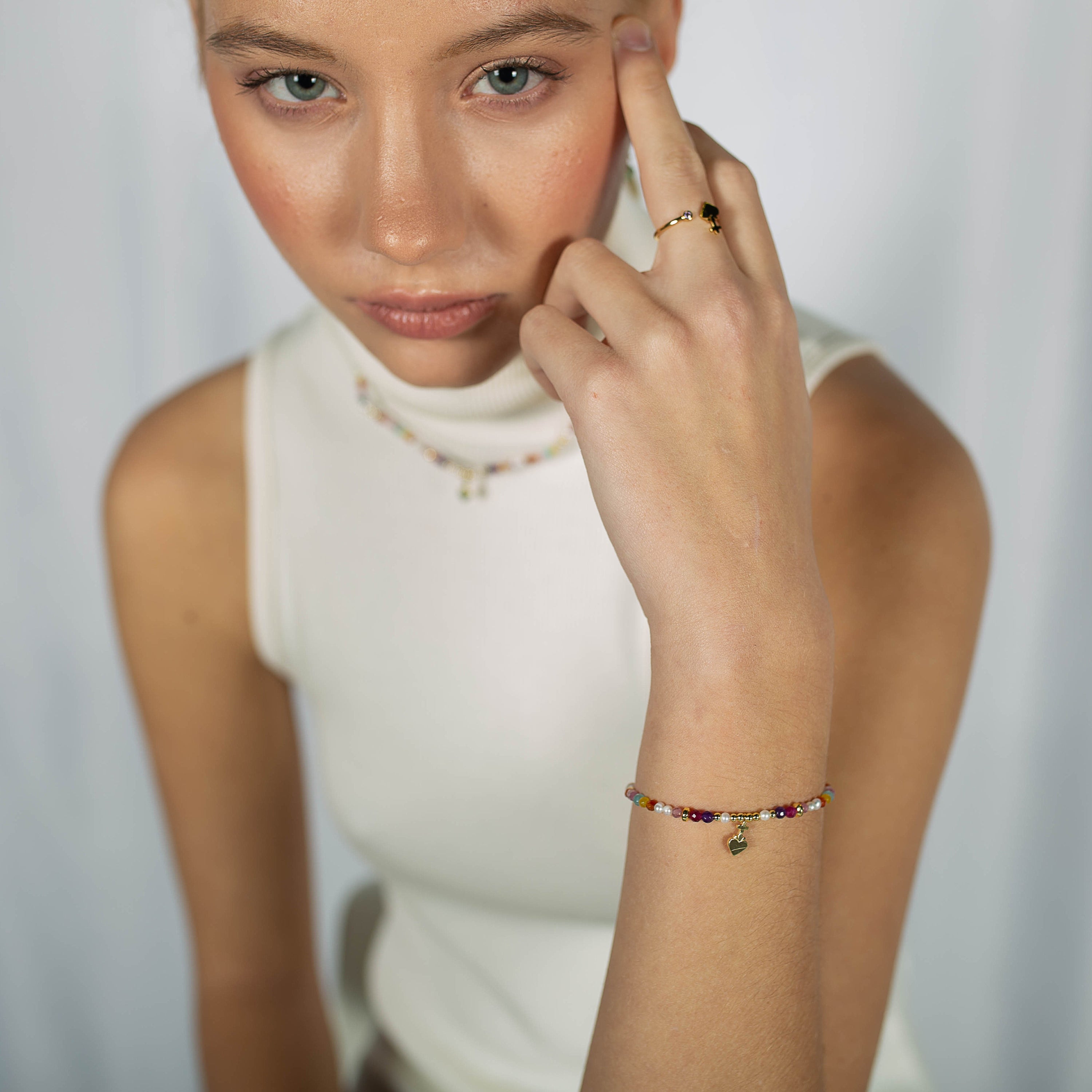 Pulsera de Aleación de Metal y Cristal Multicolor acabado en oro amarillo de 18k - Nymox