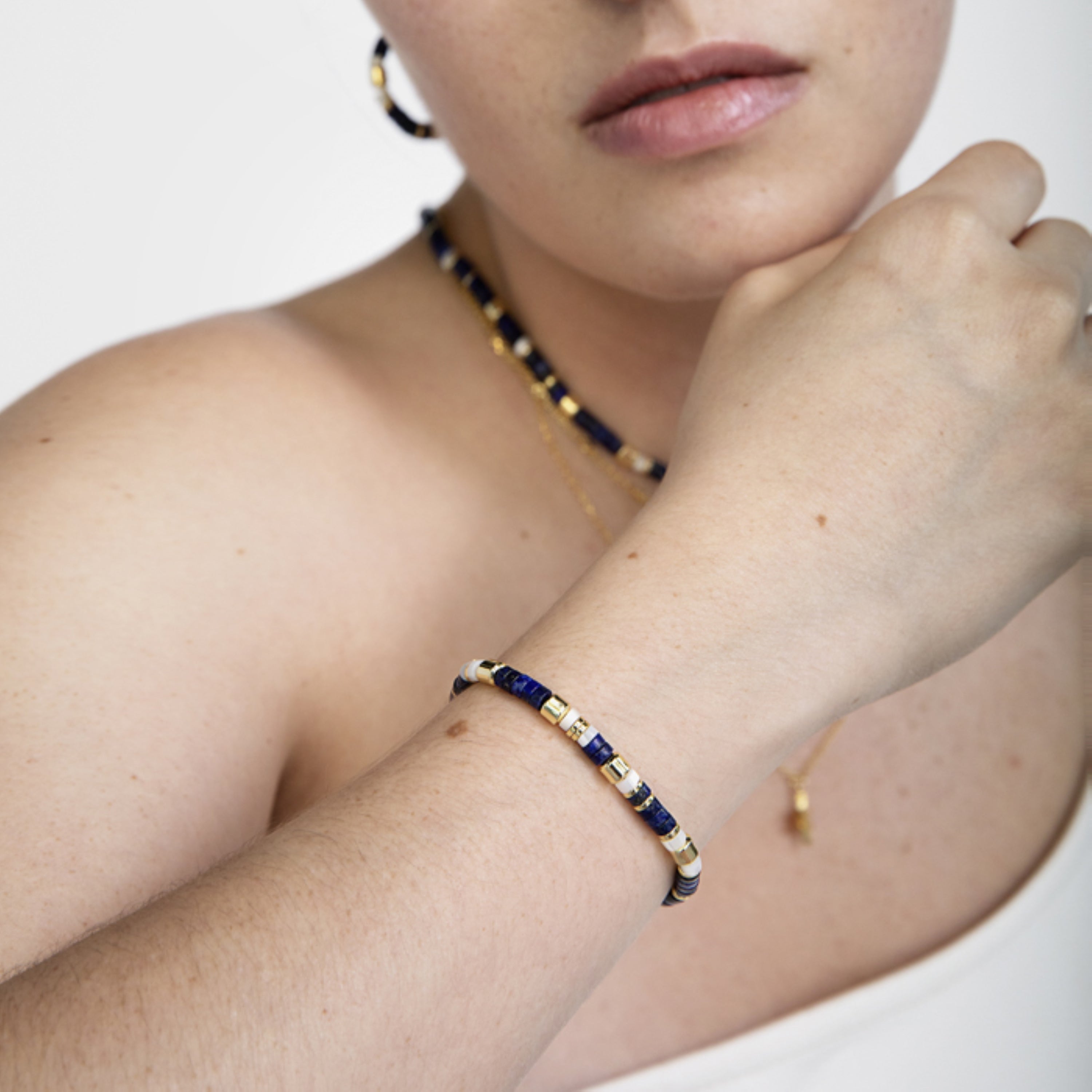 Pulsera de Aleación de Metal y Lapislazuli Natural acabado en oro amarillo de 18k - Ihun