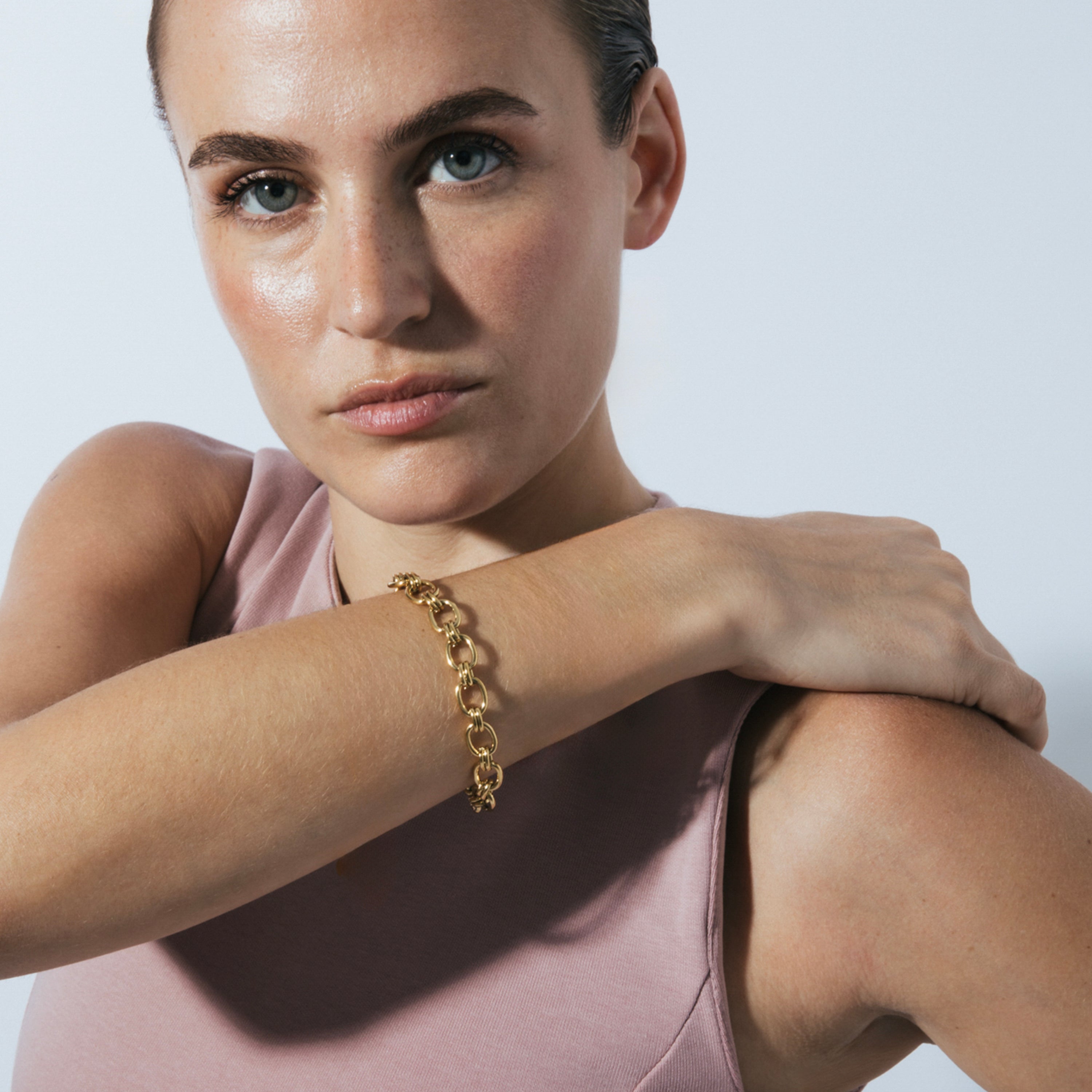 Pulsera acabado en oro amarillo 18k - Neehi
