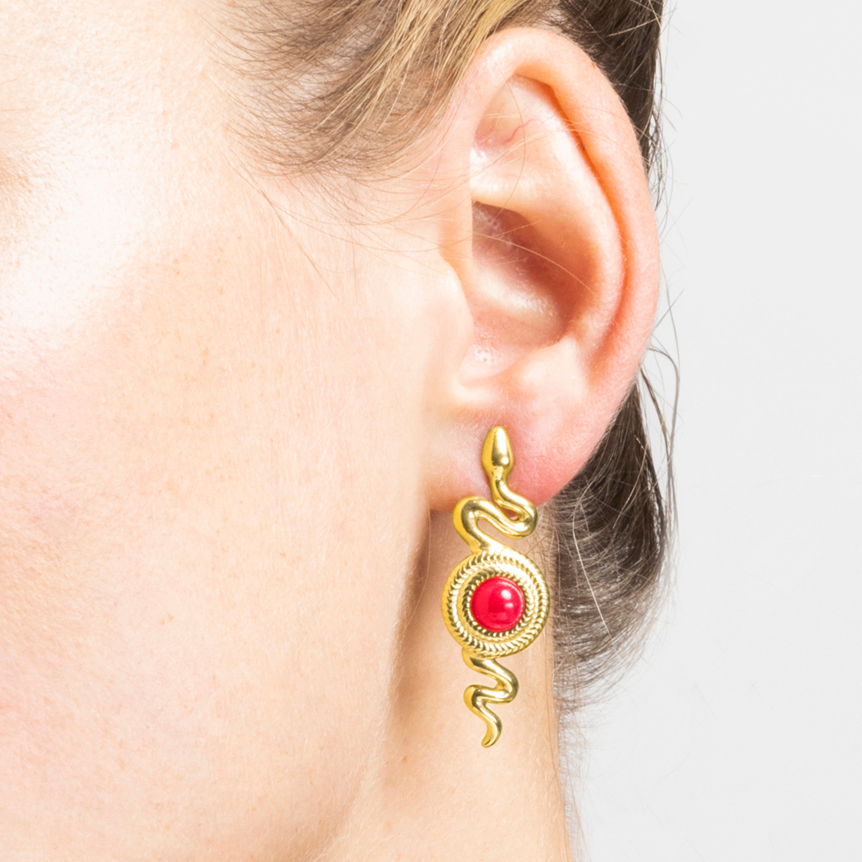 Pendientes con Cristal Rojo acabado oro 18k - Edrak
