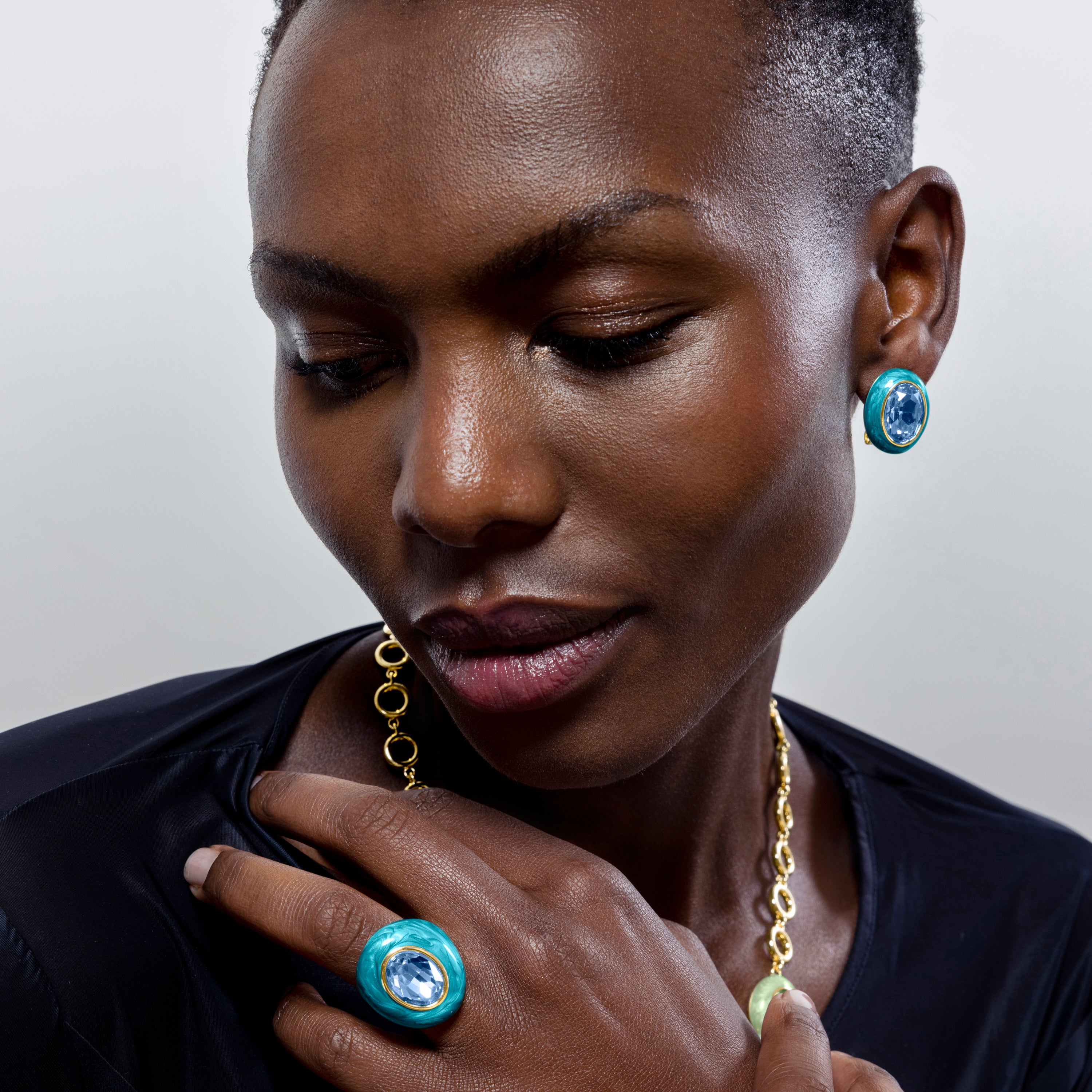 Pendientes de Circonita Topacio Azul acabados en oro amarillo de 18k - Amarke