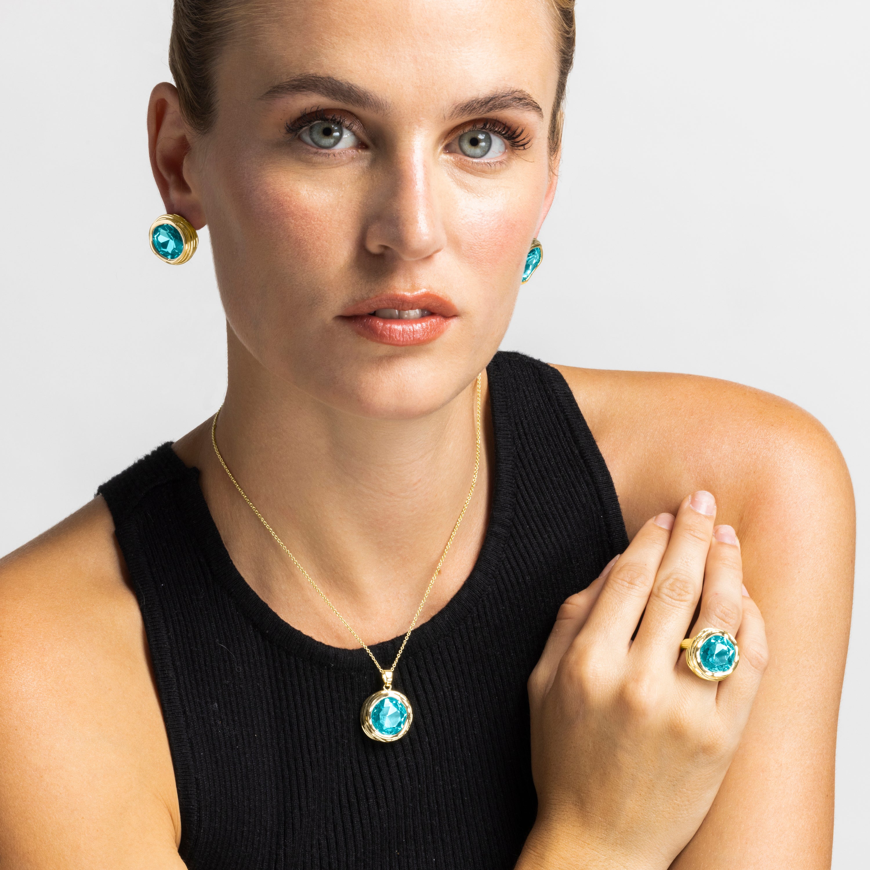 Pendientes con Cristal Azul acabado oro 18k - Nianli