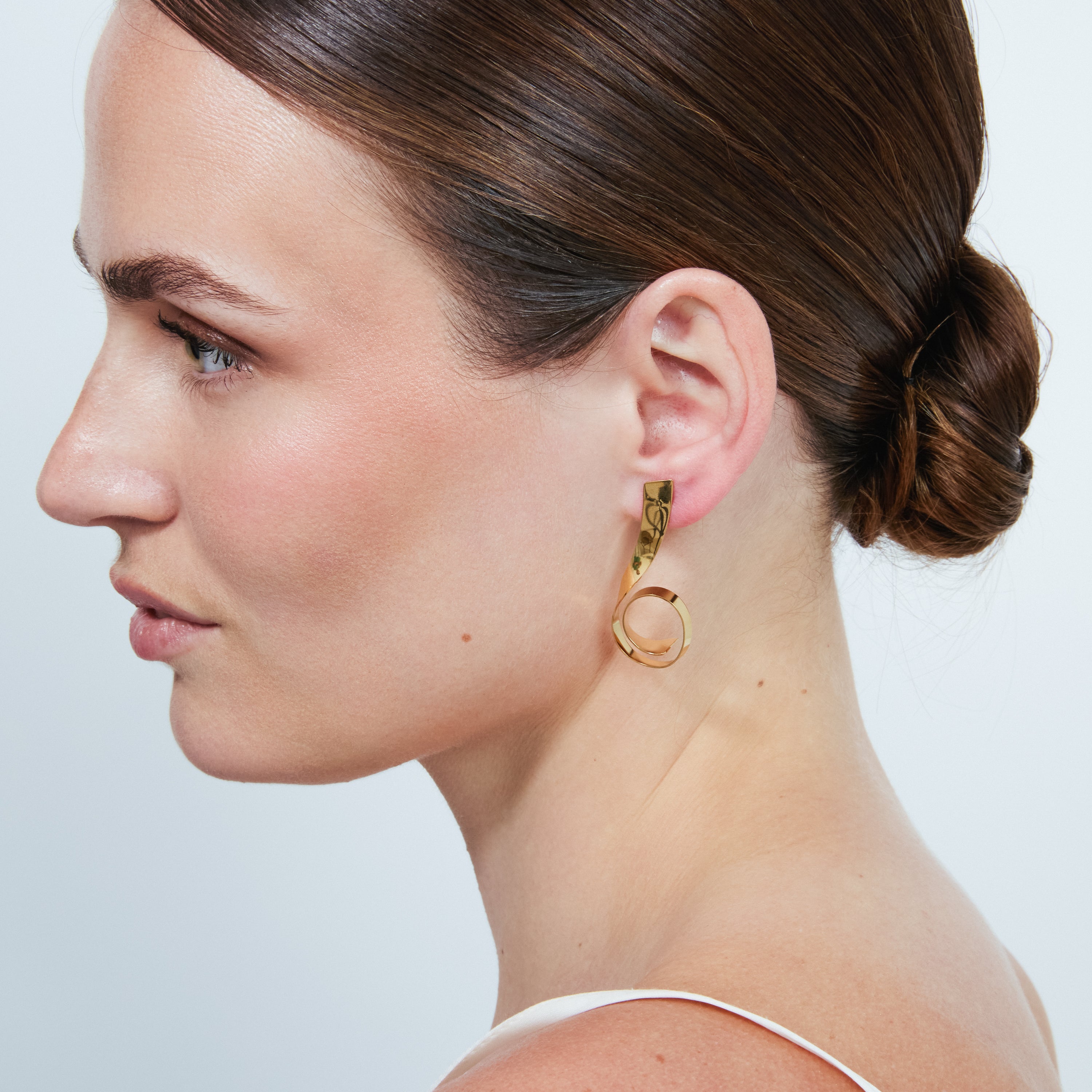 Pendientes acabado en oro amarillo de 18k - Moneu