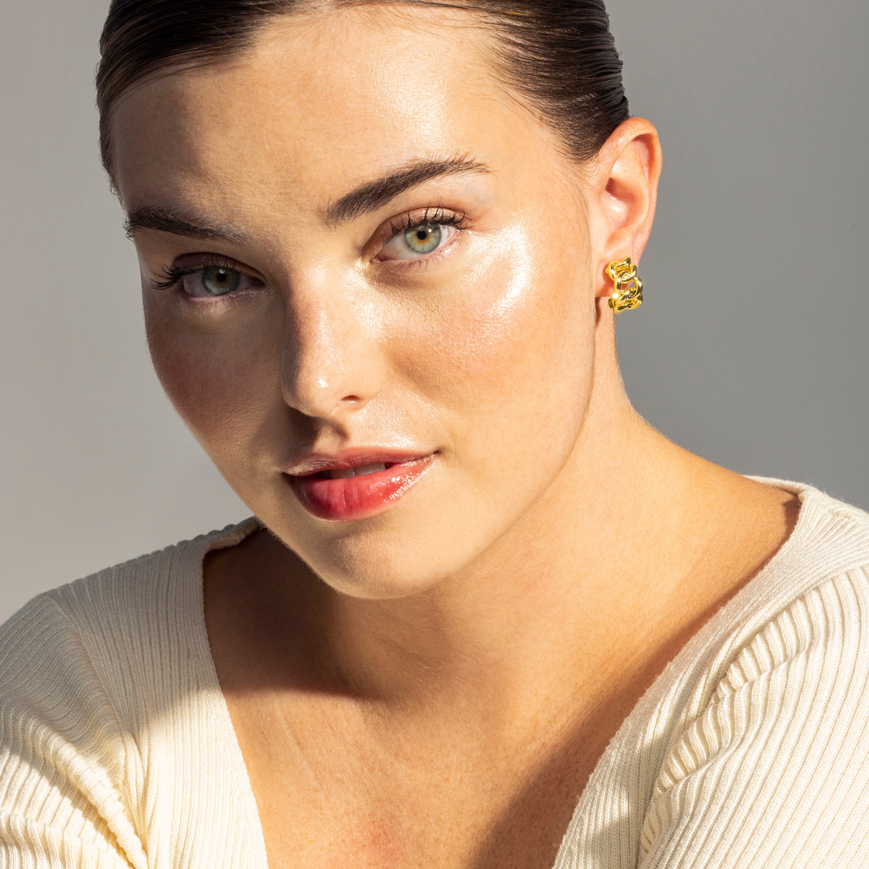 Pendientes acabados en oro amarillo de 18K - Dabbahu