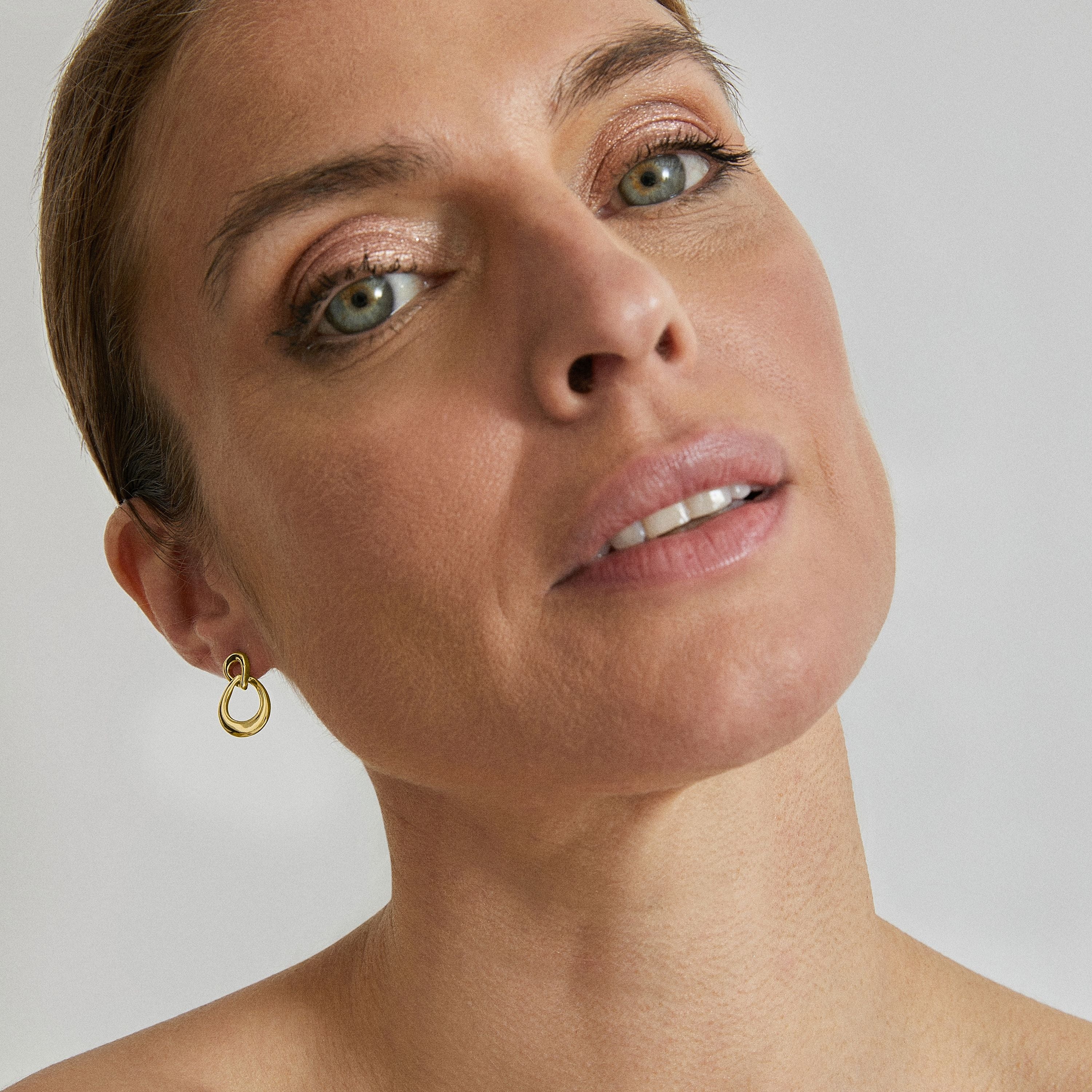 Pendientes acabados en oro amarillo de 18K - Jomo