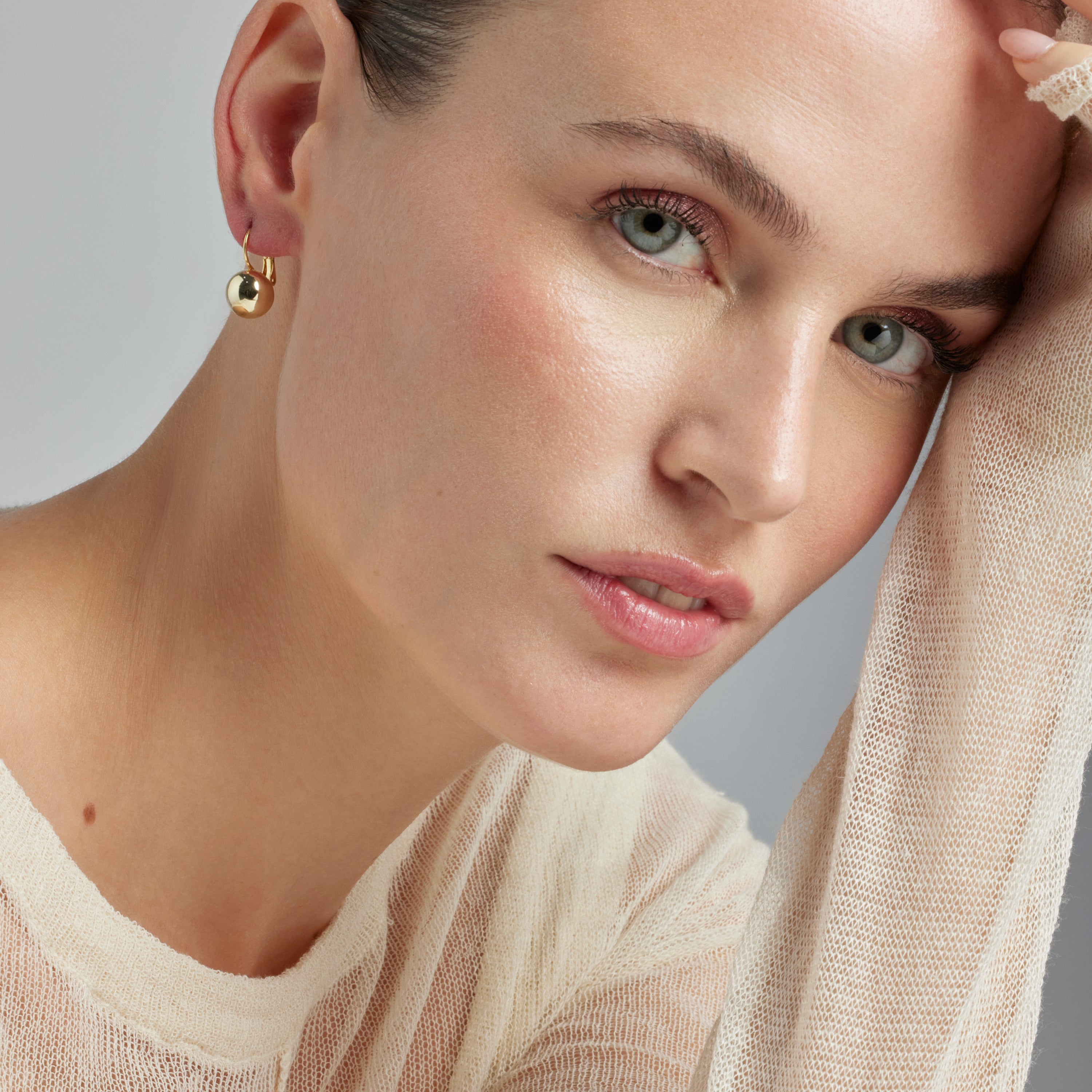 Pendientes acabados en oro amarillo de 18K - Nenje