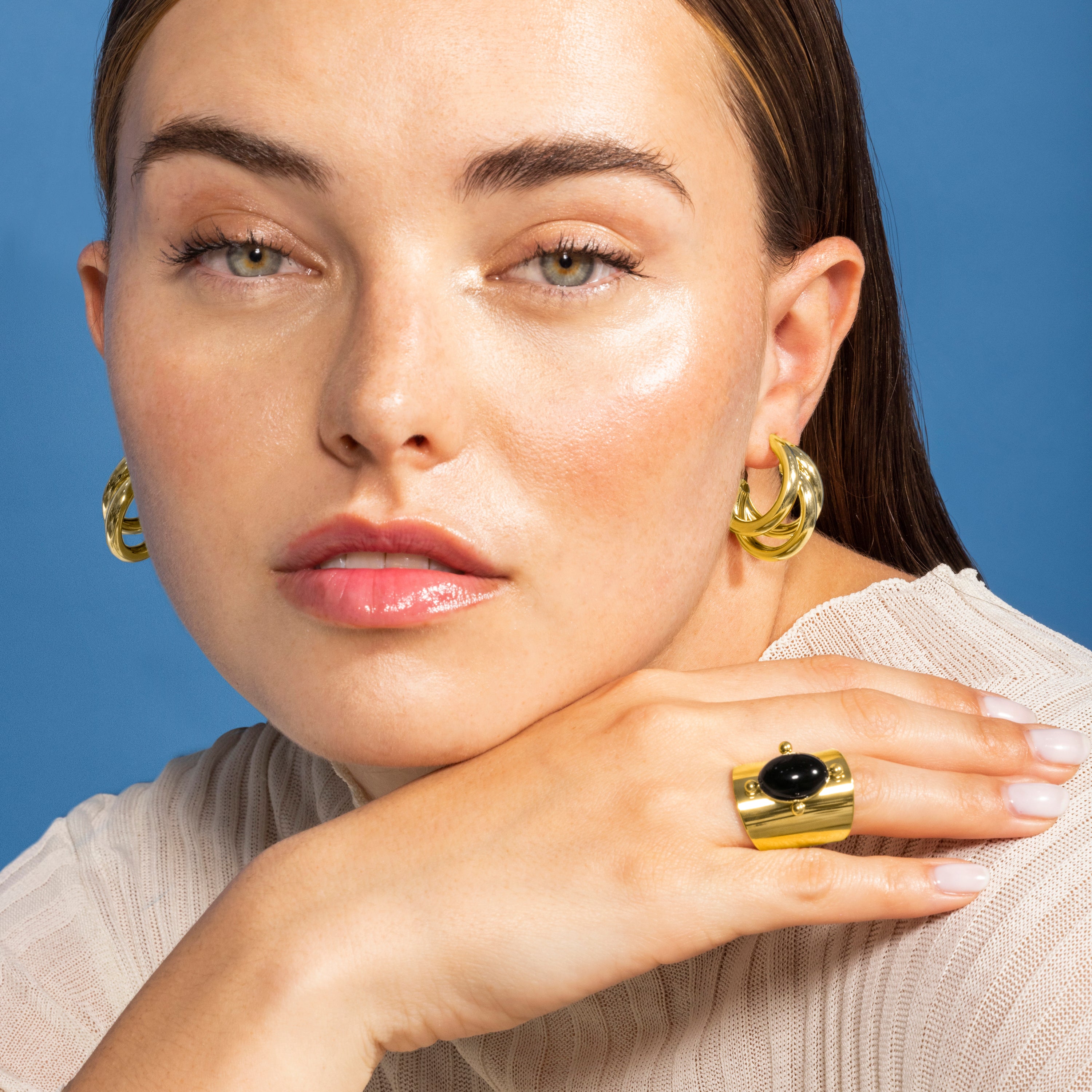 Pendientes acabados en oro amarillo de 18K - Carorsa