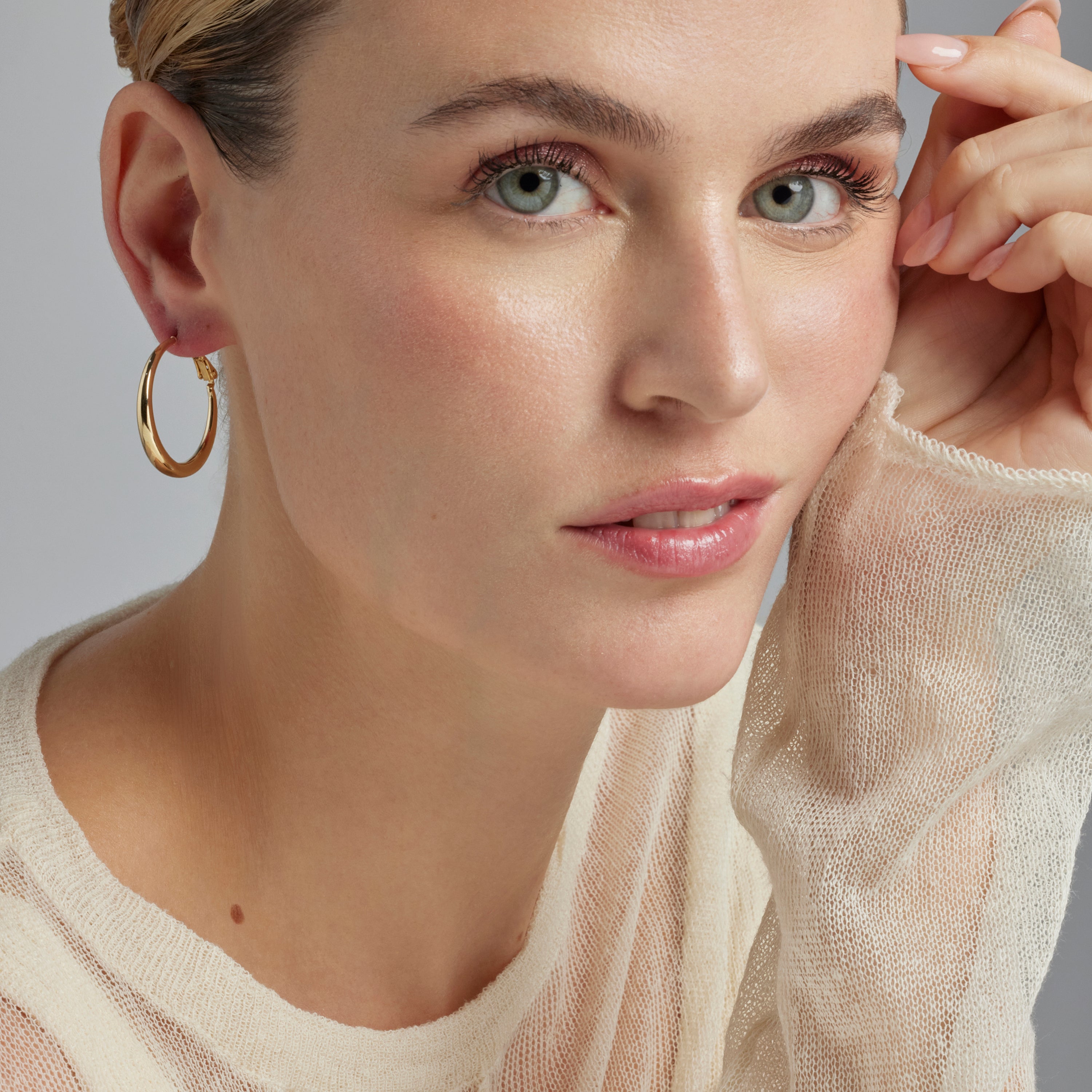 Pendientes de 28mm de diámetro acabado oro amarillo de 18k - Qupa