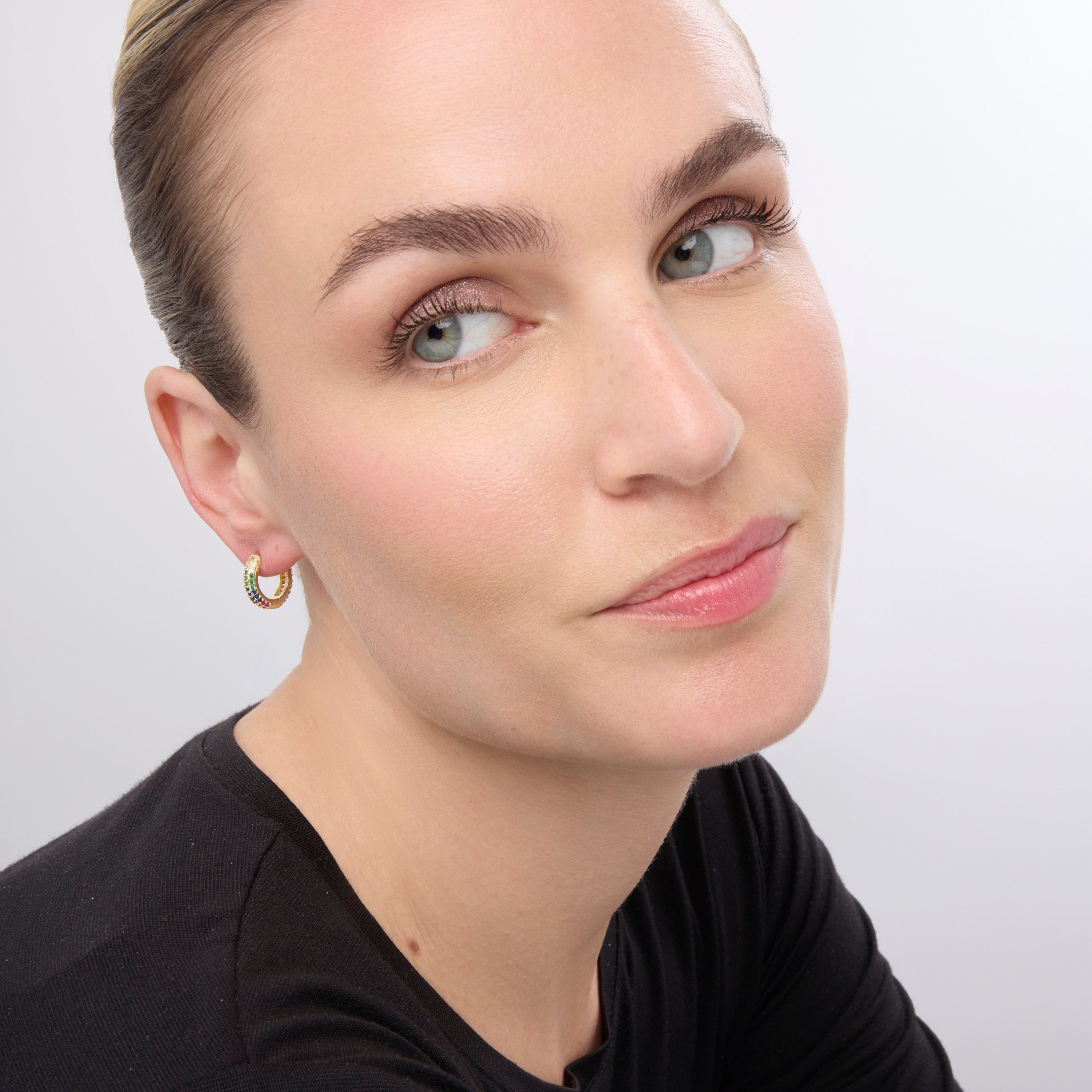 Pendientes de 9mm de diámetro acabado oro amarillo de 18k y Circonita Multicolor - Lesrat