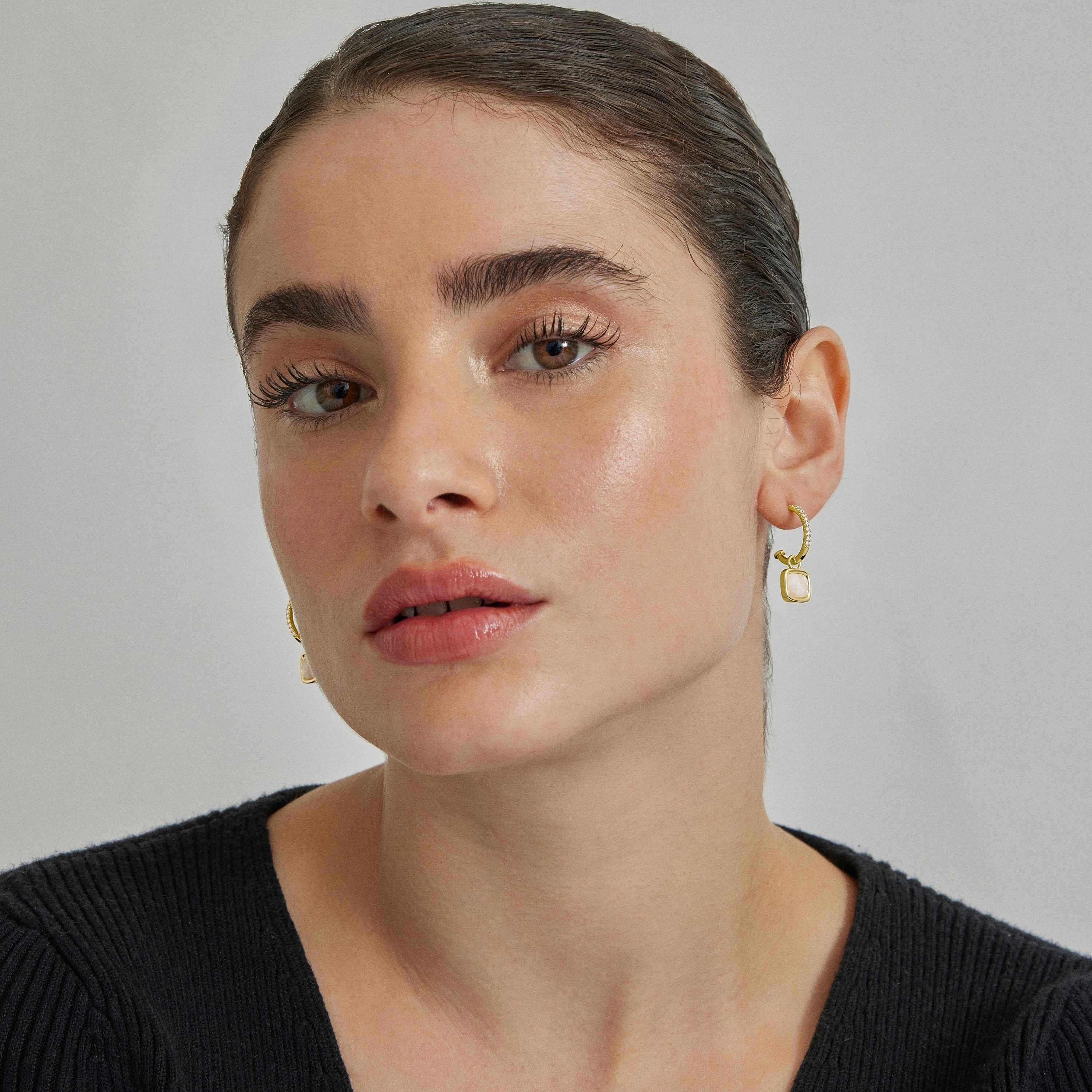 Pendientes de Cristal Blanco acabados en oro amarillo de 18K - Darmix
