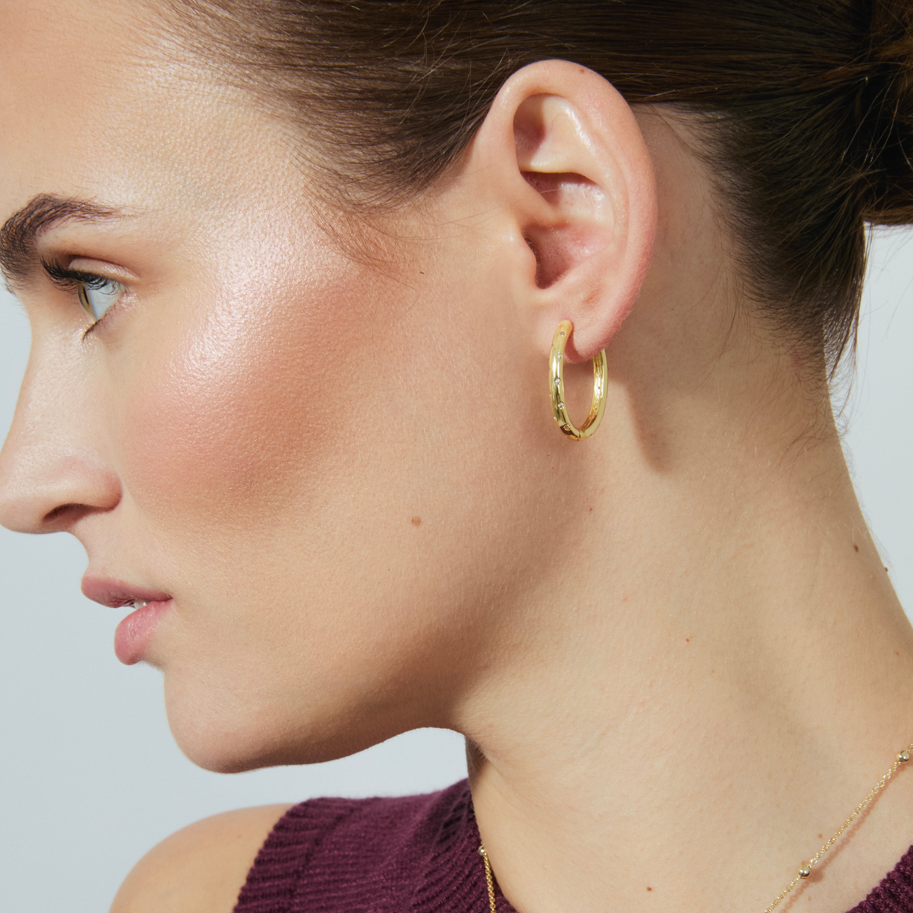 Pendientes de 18mm de diámetro con Circonita Brillante acabado oro 18k - Dinlah