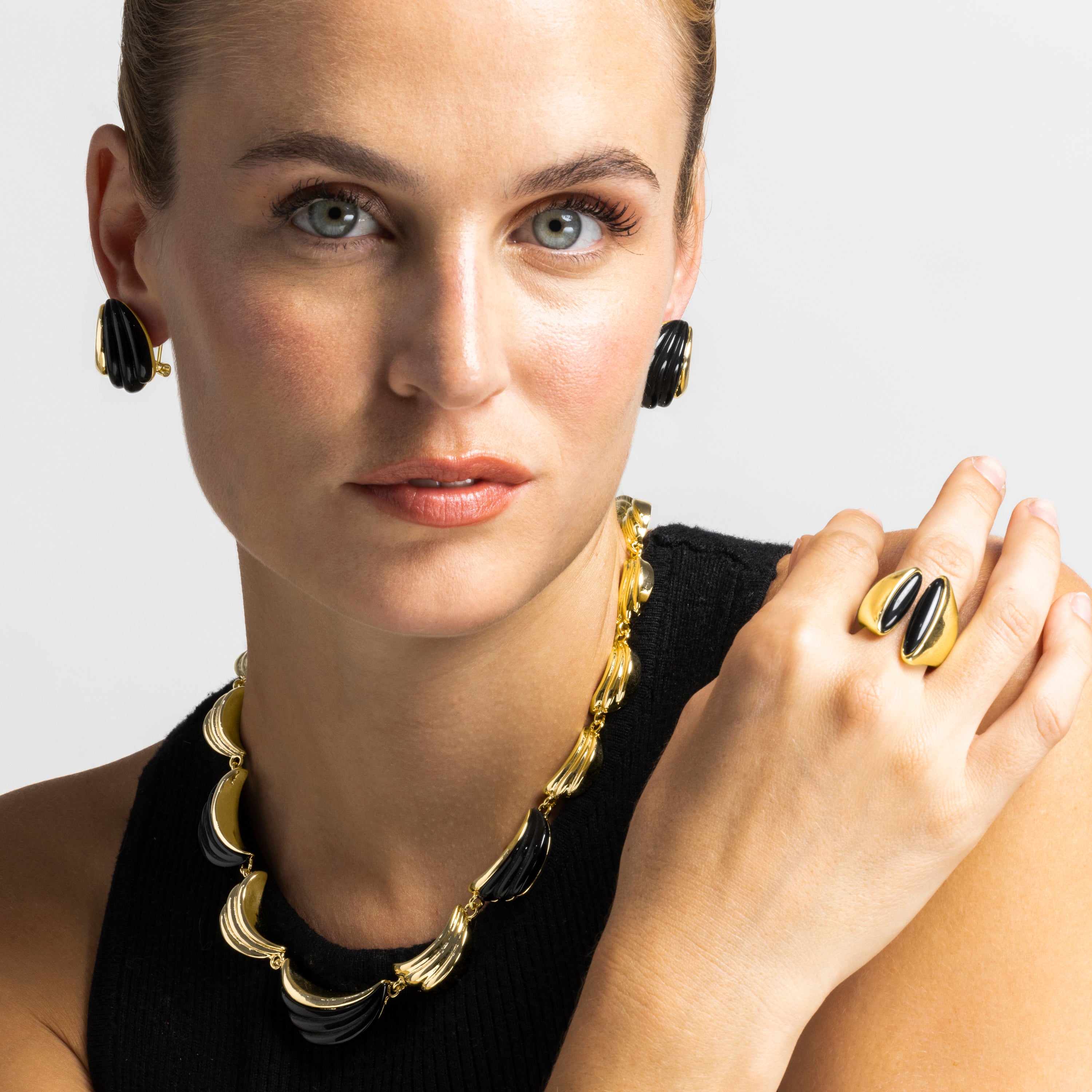Collier avec résine noire finition or 18k - Modwi