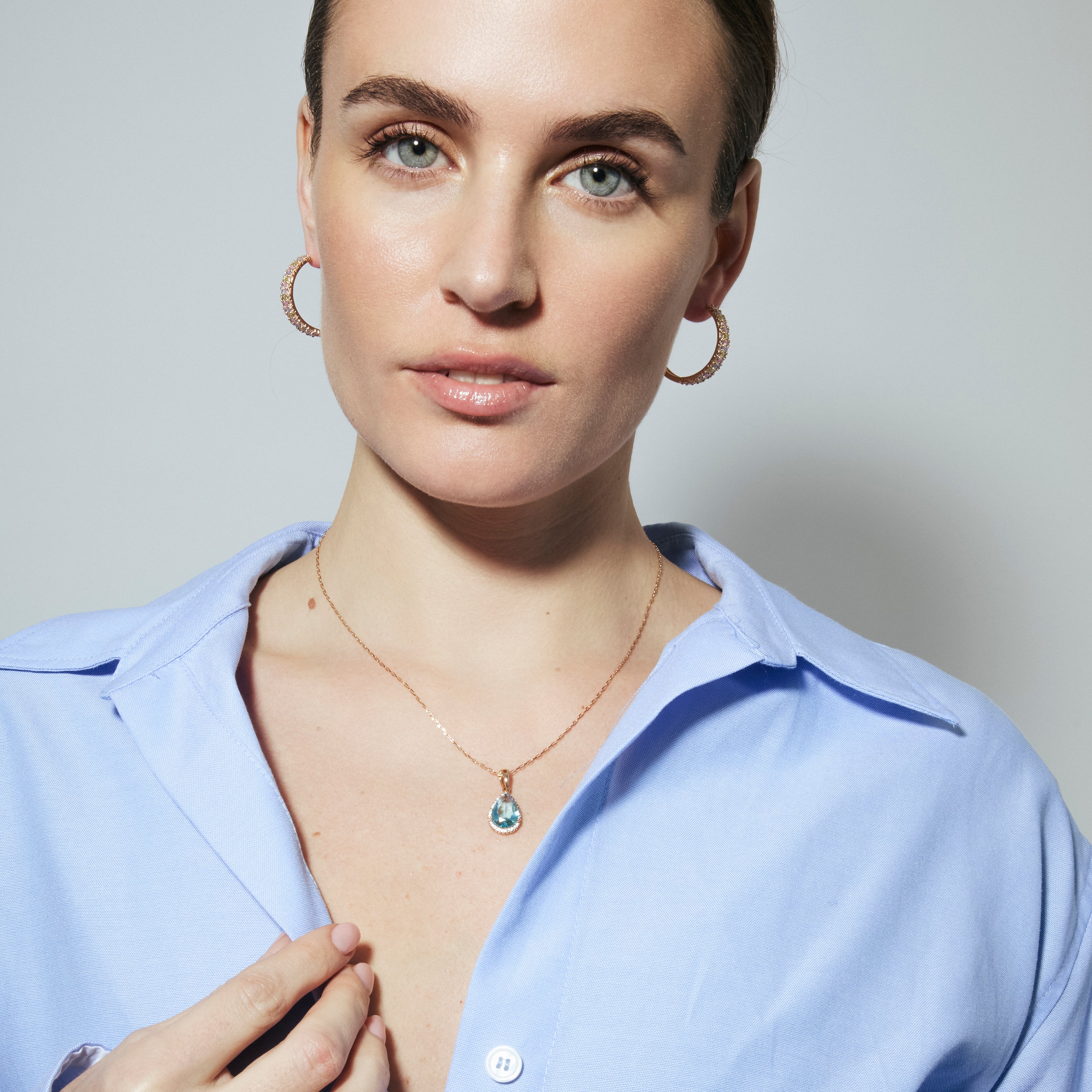 Collar de Circonita Aguamarina acabado en oro amarillo de 18k - Dota