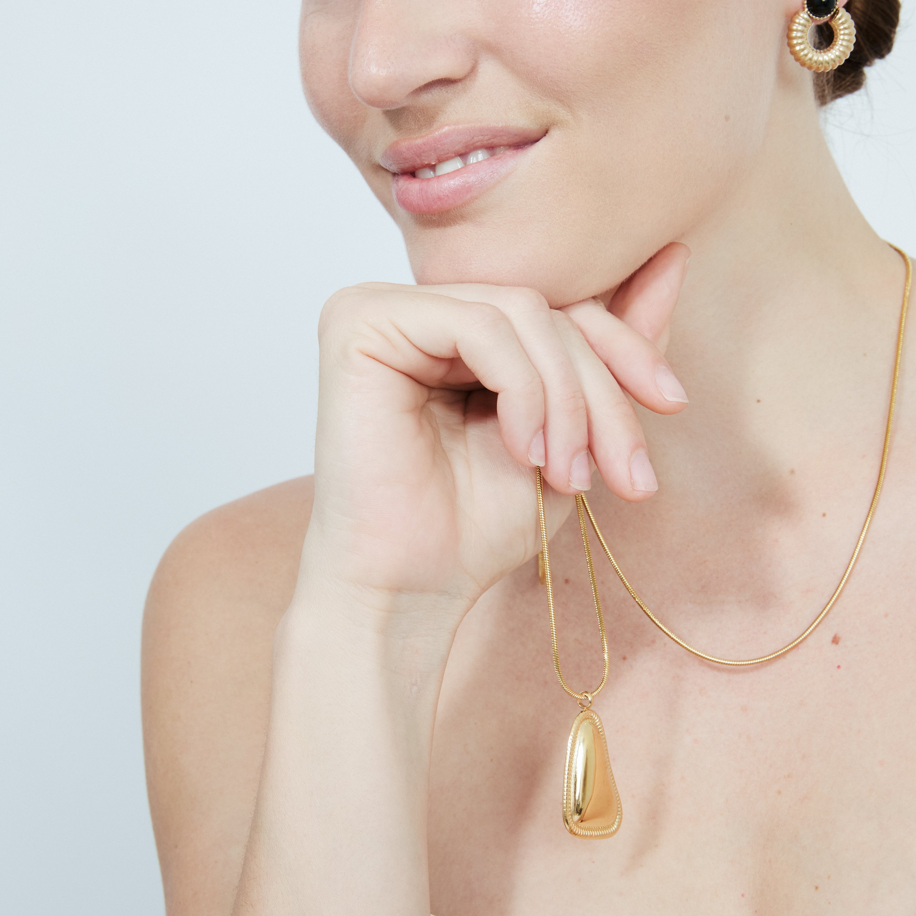 Collar acabado en oro amarillo de 18k - Teyah
