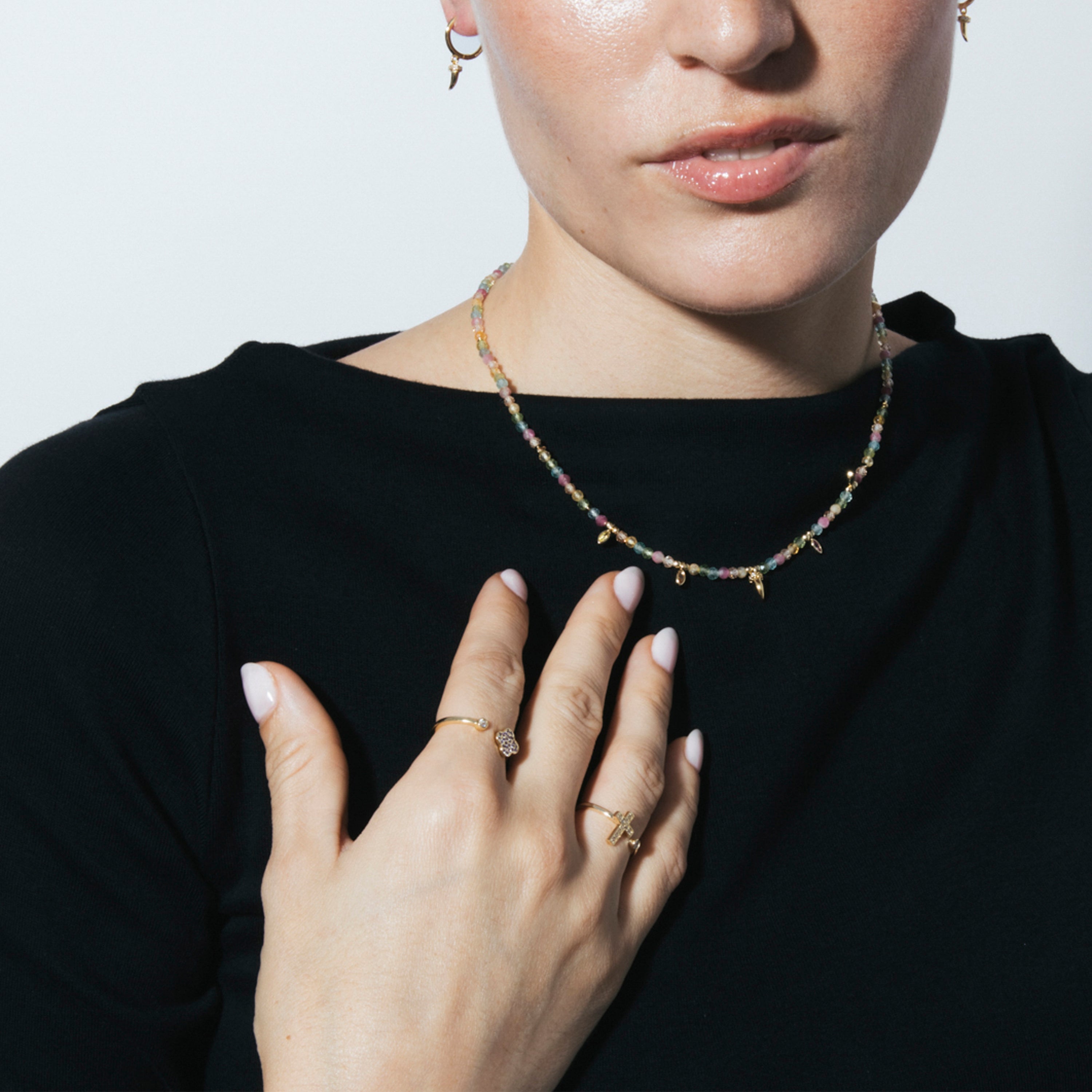 Anillo de Aleación de Metal y Circonita Amatista acabado en oro amarillo de 18k - Alsion