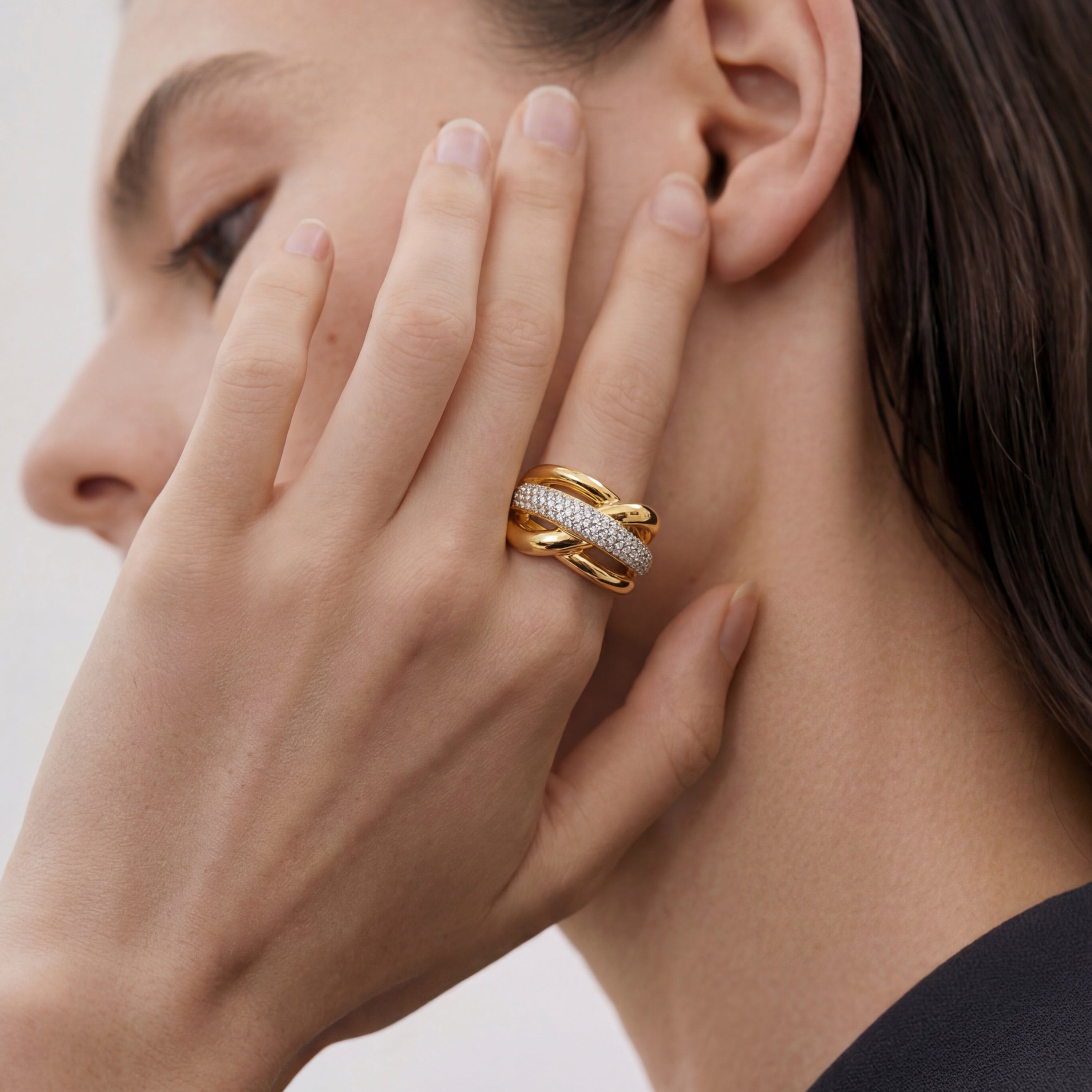Anillo de Circonita Brillante acabado en oro amarillo de 18k - Gola