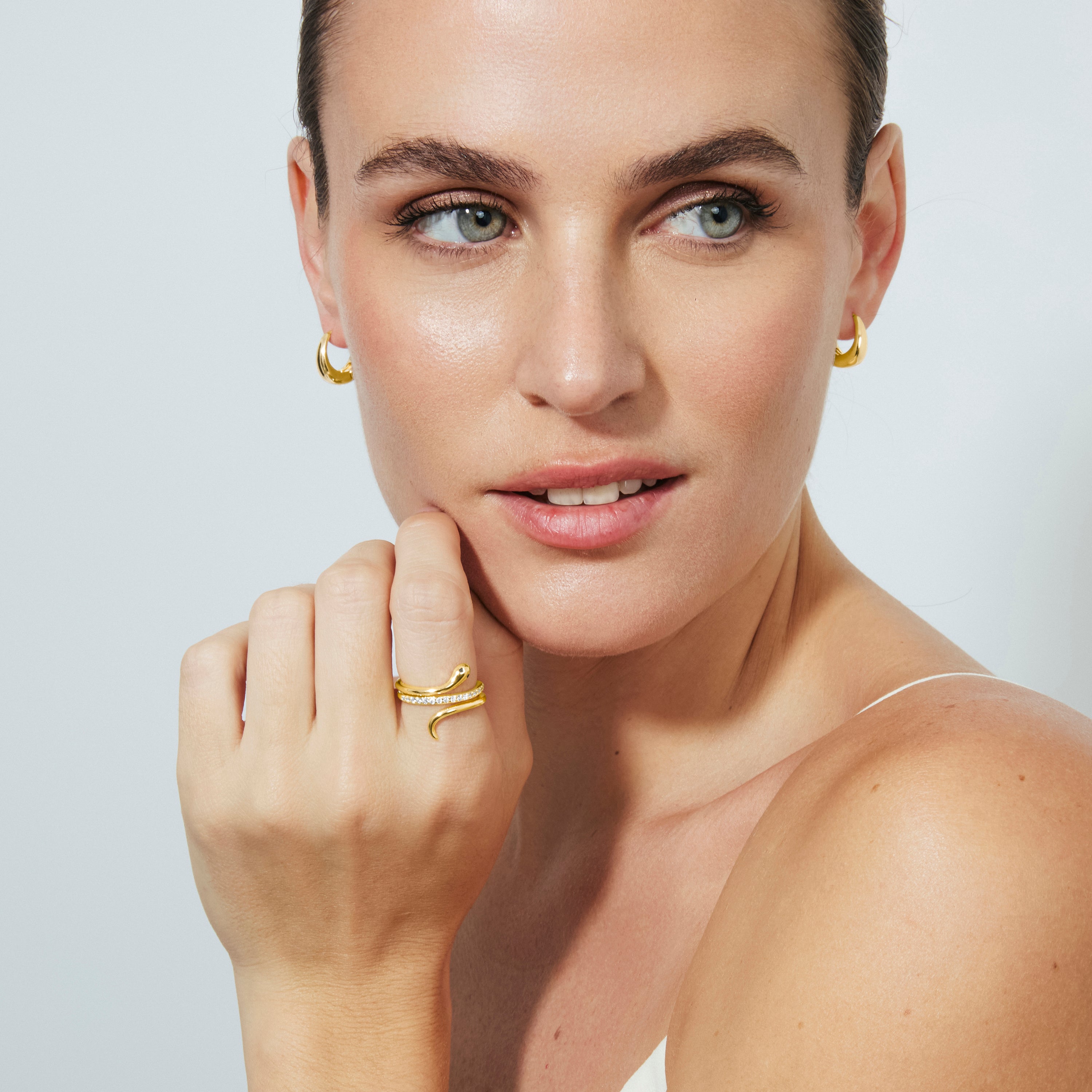 Anillo de Circonita Brillante acabado en oro amarillo de 18k - Sasso