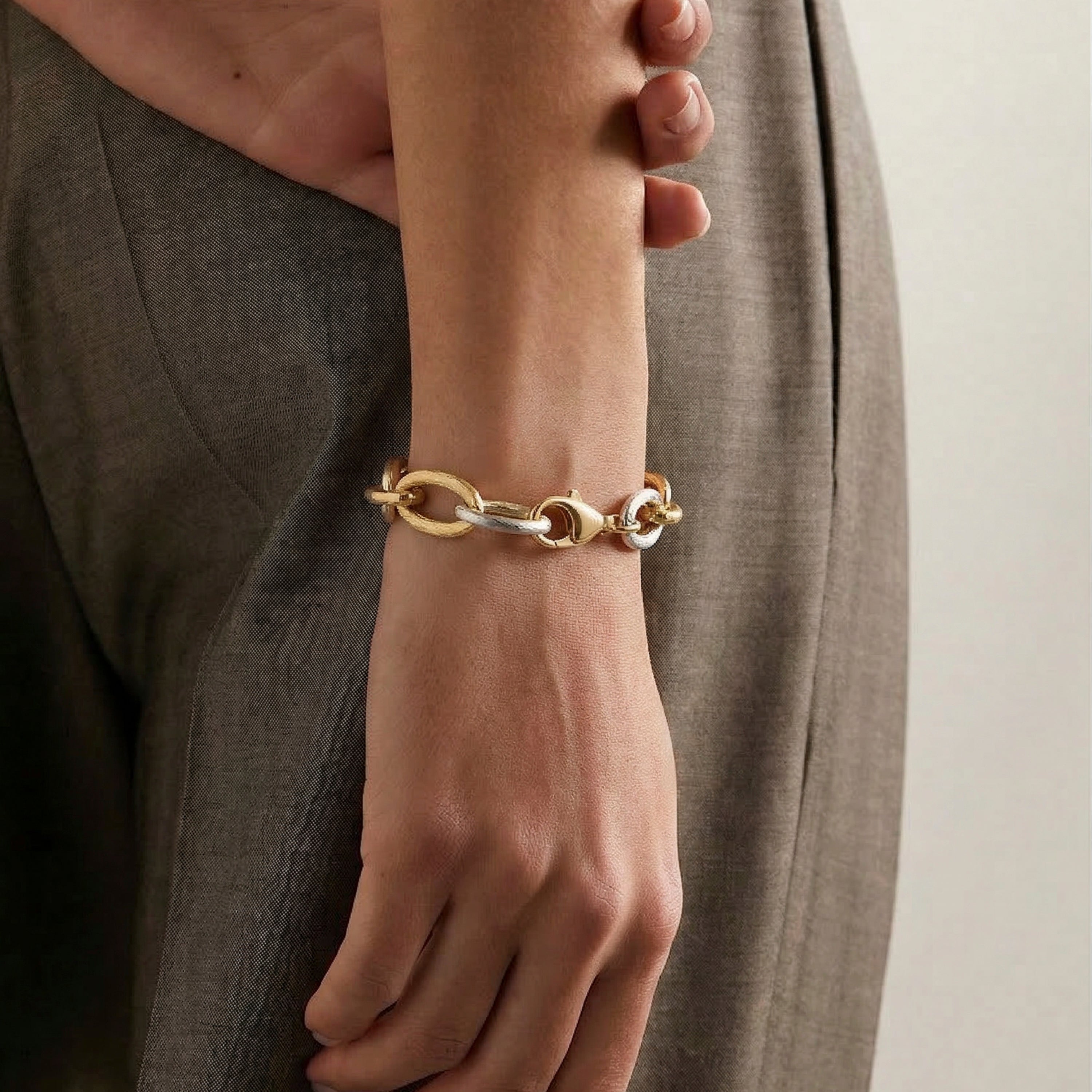 Pulsera acabado en oro amarillo de 18k - Adelky