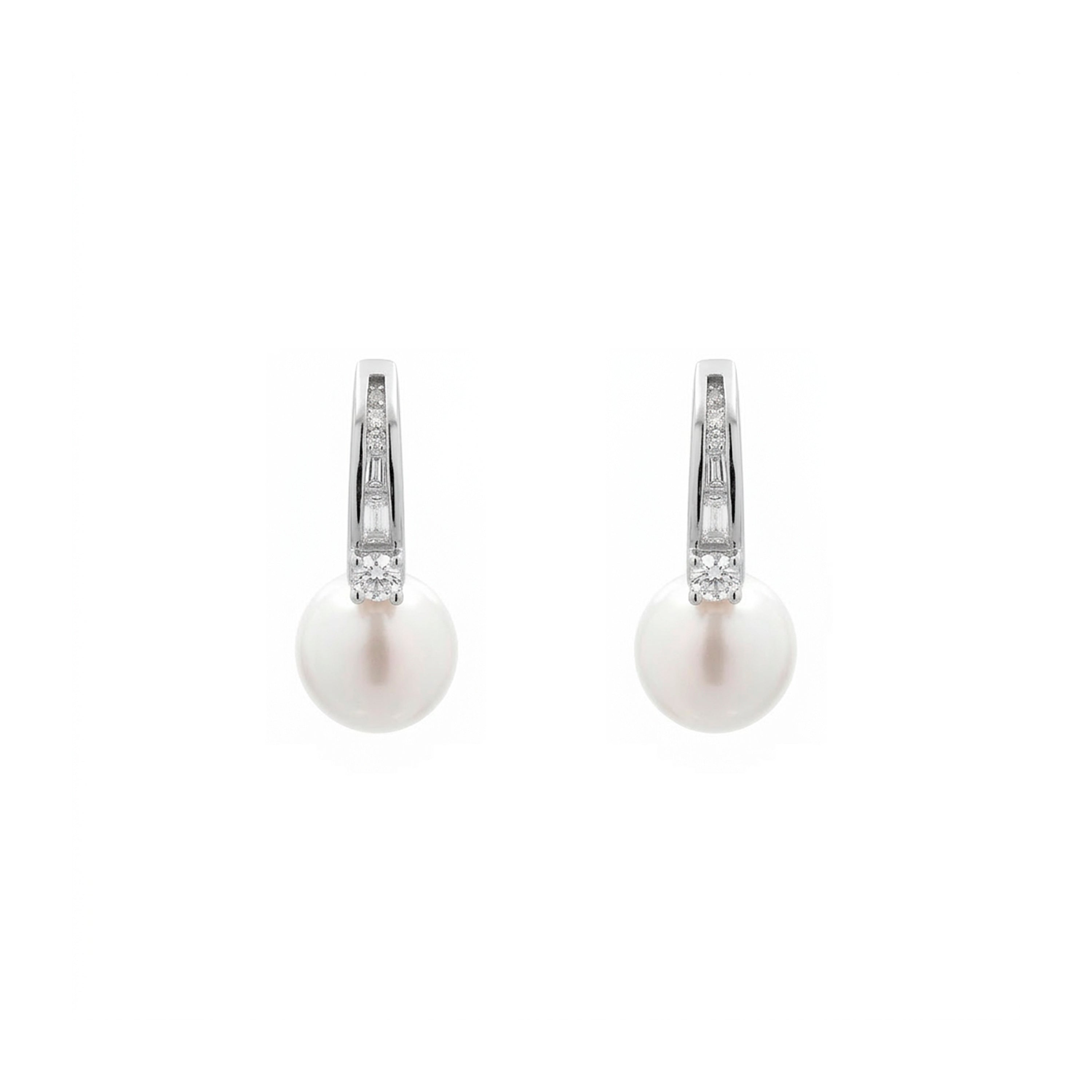 Pendientes de Madreperla Blanca Acabado En Plata - Tyasmi