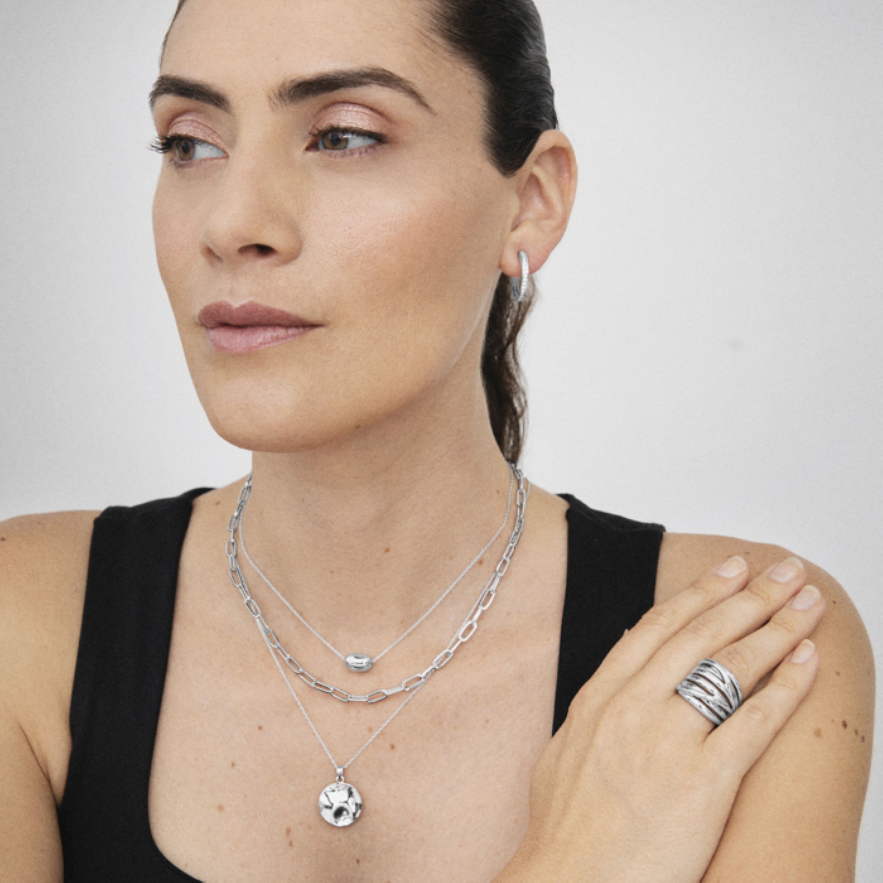 Anillo acabado en rodio - Amki