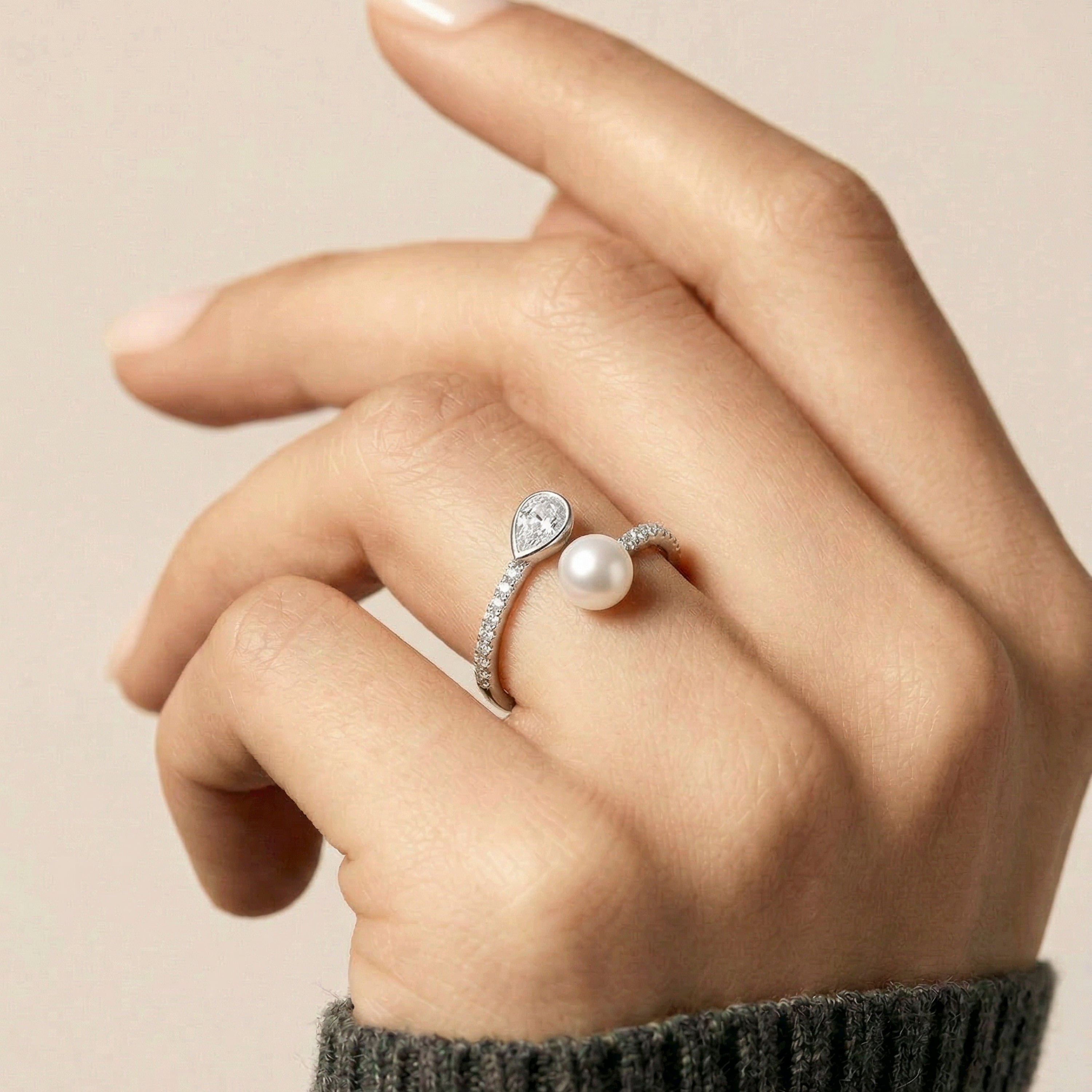 Anillo de Perla Blanca Acabado En Plata - Tian